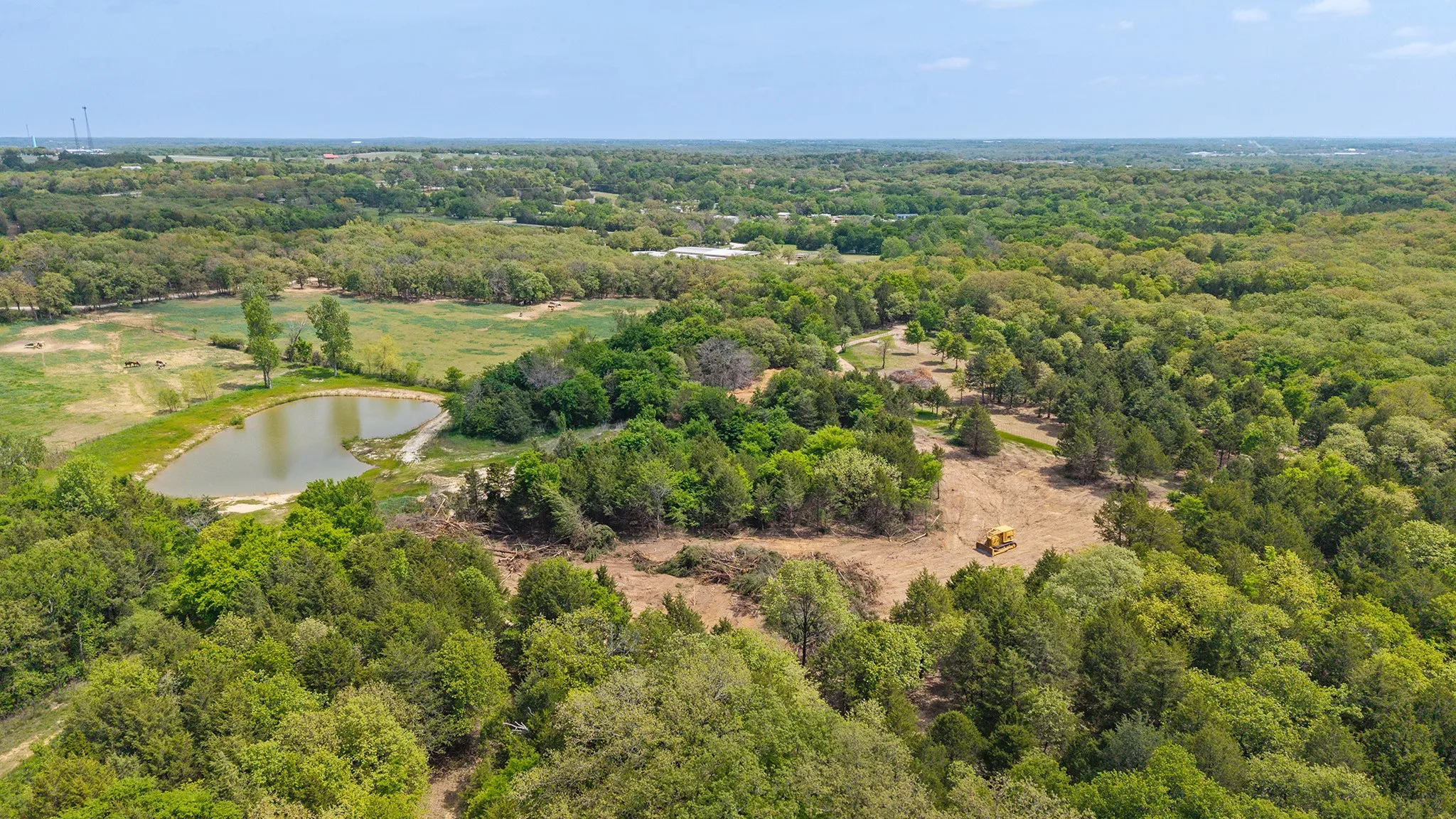 Farm For Sale in Cooke County , 8016 E US HWY 82, Gainesville, Texas 76240, 3 Bedroom, 5 Bathroom, Garage spaces, 1,782 Sqft, built in 2018, mls#20941405, Real Estate Agent in Gainesville, Homes For Sale in Cooke county, Homes For Sale in Gainesville, Realtor in Gainesville Texas, Real Estate Brokerage Independent Realty Texas, Luminita Cordes Realtor