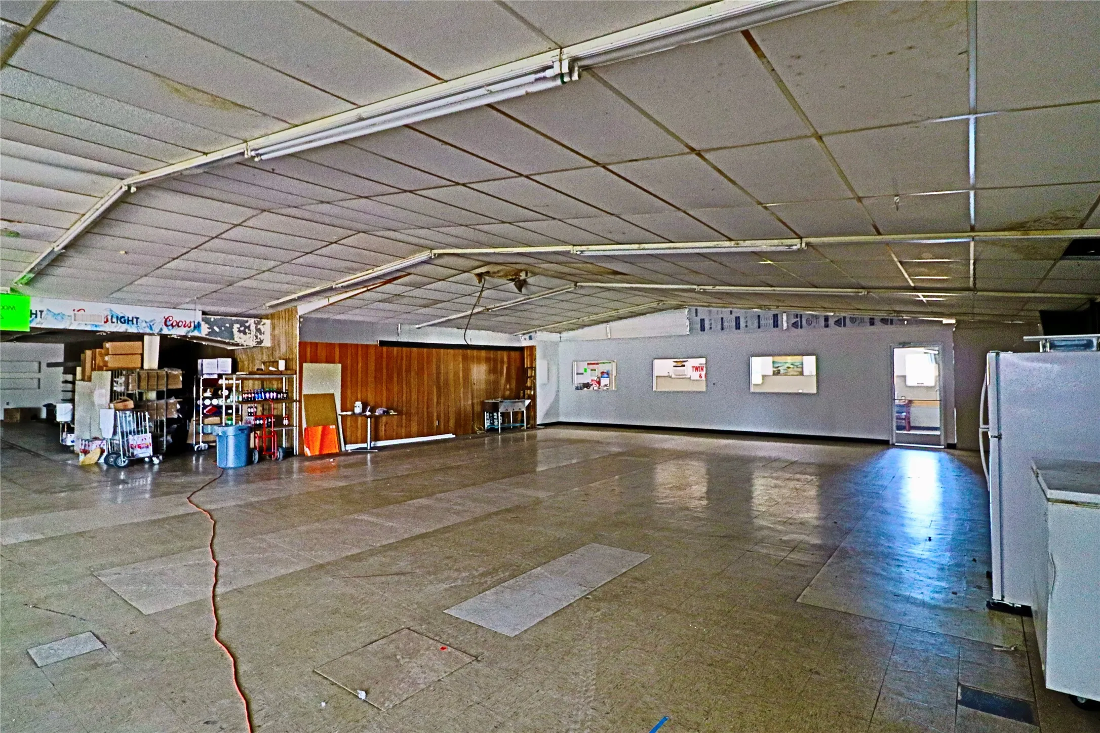 Retail For Rent in Rains County , 462 Hwy 276, East Tawakoni, Texas 75472, 0, 0, Garage spaces, 0 Sqft, built in 1960, Preowned, Price $5,000, mls#20995133, Real Estate Agent in East Tawakoni, Homes For Rent in Rains county, Homes For Rent in East Tawakoni, Realtor in East Tawakoni Texas, Real Estate Brokerage Independent Realty Texas, Luminita Cordes Realtor