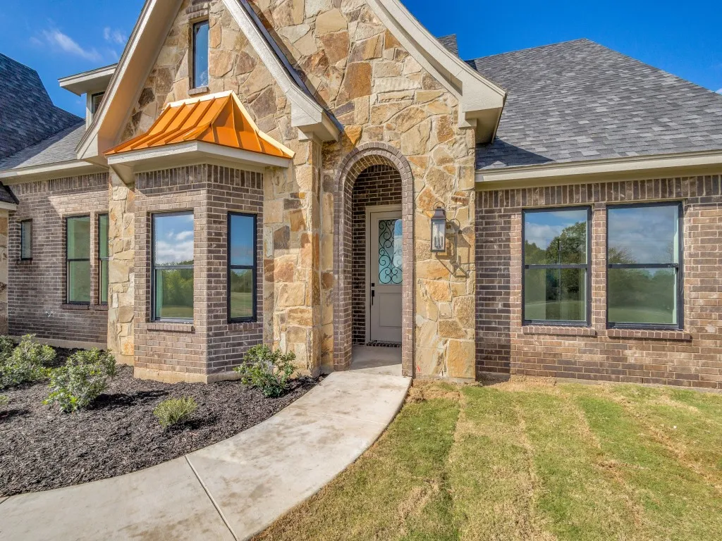 Single Family Residence For Sale in Wise County , 300 County Road 3141, Decatur, Texas 76234, 4 Bedrooms, 3 Bathrooms, 2 Garage spaces, 2,285 Sqft, built in 2023, Price $579,000, mls#20996170, Real Estate Agent in Decatur, Homes For Sale in Wise county, Homes For Sale in Decatur, Realtor in Decatur Texas, Real Estate Brokerage Independent Realty Texas, Luminita Cordes Realtor