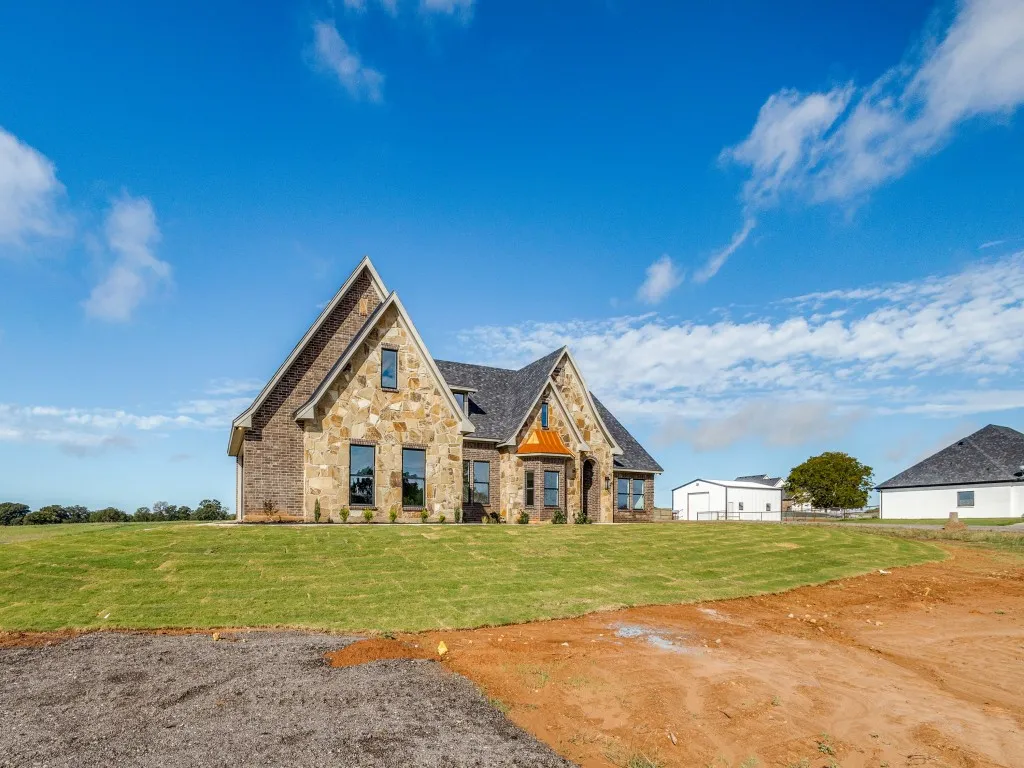 Single Family Residence For Sale in Wise County , 300 County Road 3141, Decatur, Texas 76234, 4 Bedrooms, 3 Bathrooms, 2 Garage spaces, 2,285 Sqft, built in 2023, Price $579,000, mls#20996170, Real Estate Agent in Decatur, Homes For Sale in Wise county, Homes For Sale in Decatur, Realtor in Decatur Texas, Real Estate Brokerage Independent Realty Texas, Luminita Cordes Realtor