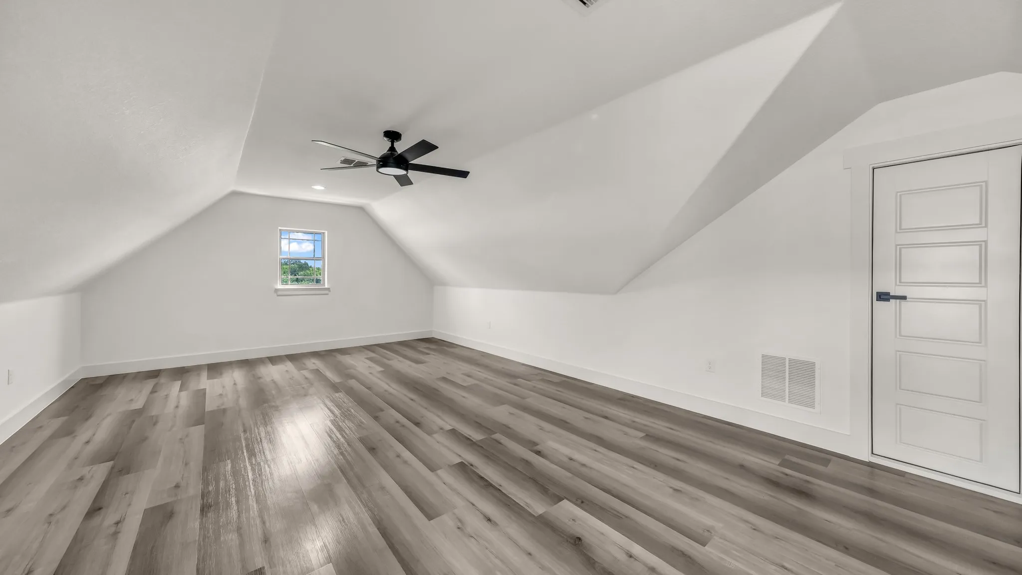 Single Family Residence For Sale in Parker County , 6915 Fm 1885, Weatherford, Texas 76088, 4 Bedroom, 3 Bathroom, 2 Garage spaces, 2,875 Sqft, built in 2025, New Construction - Complete, mls#20984569, Real Estate Agent in Weatherford, Homes For Sale in Parker county, Homes For Sale in Weatherford, Realtor in Weatherford Texas, Real Estate Brokerage Independent Realty Texas, Luminita Cordes Realtor