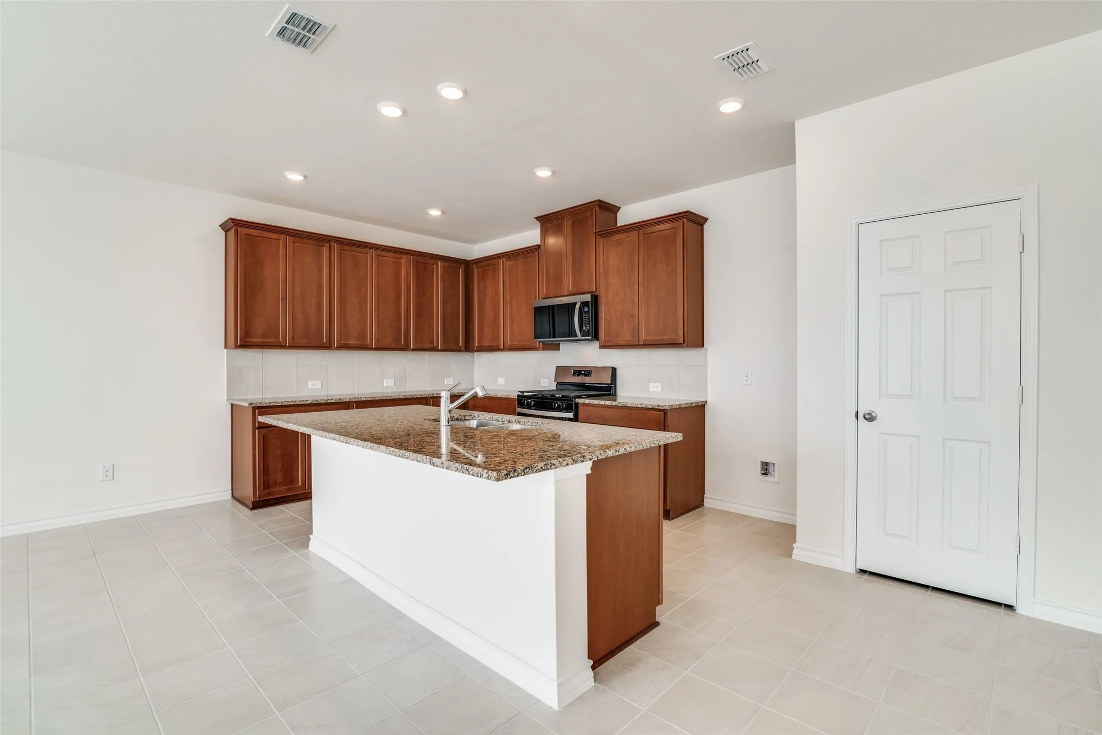 Single Family Residence For Sale in Kaufman County , 4109 Buffalo Grass Trail, Crandall, Texas 75114, 4 Bedroom, 2 Bathroom, 2 Garage spaces, 2,929 Sqft, built in 2025, New Construction - Complete, mls#20996686, Real Estate Agent in Crandall, Homes For Sale in Kaufman county, Homes For Sale in Crandall, Realtor in Crandall Texas, Real Estate Brokerage Independent Realty Texas, Luminita Cordes Realtor