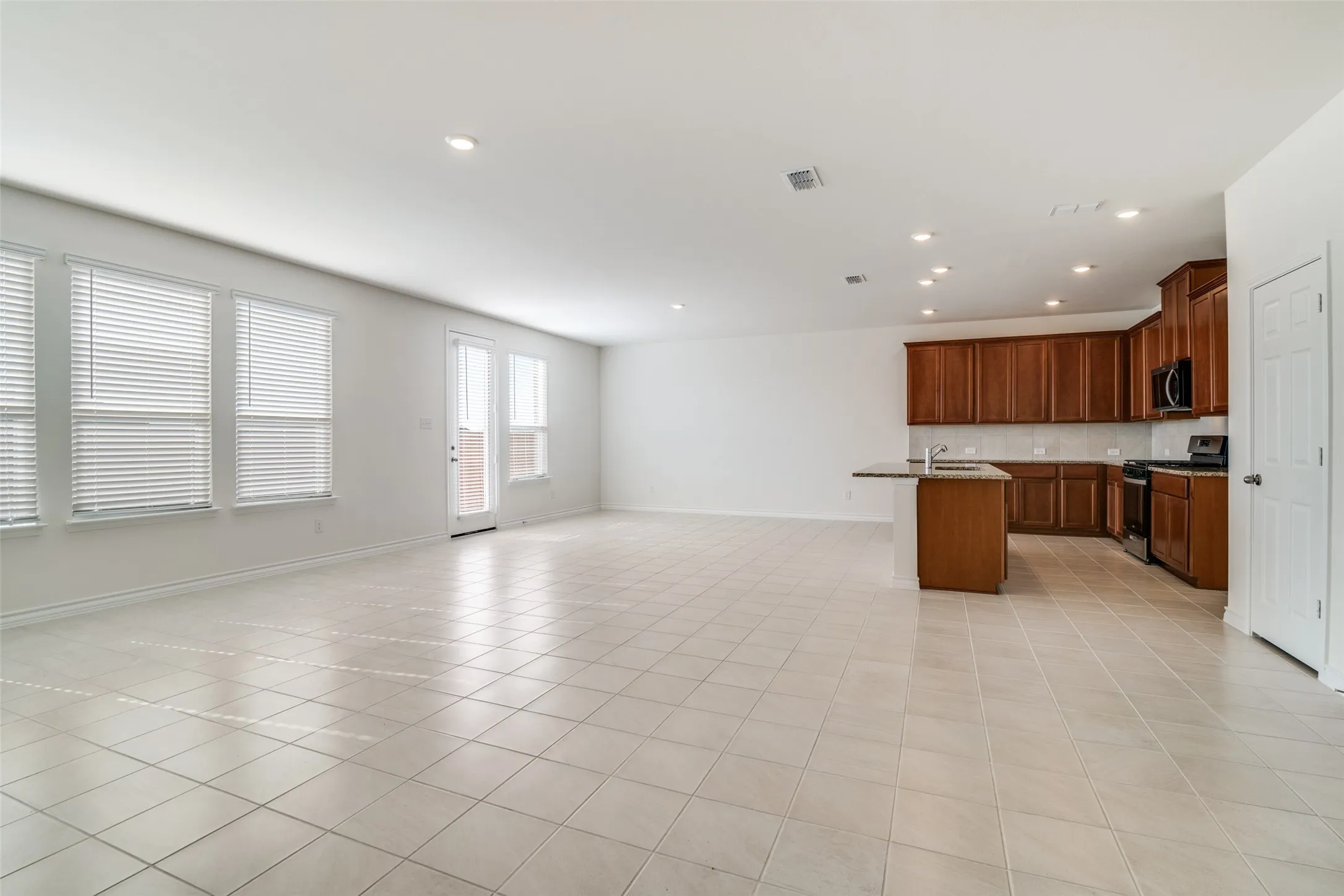 Single Family Residence For Sale in Kaufman County , 4109 Buffalo Grass Trail, Crandall, Texas 75114, 4 Bedroom, 2 Bathroom, 2 Garage spaces, 2,929 Sqft, built in 2025, New Construction - Complete, mls#20996686, Real Estate Agent in Crandall, Homes For Sale in Kaufman county, Homes For Sale in Crandall, Realtor in Crandall Texas, Real Estate Brokerage Independent Realty Texas, Luminita Cordes Realtor
