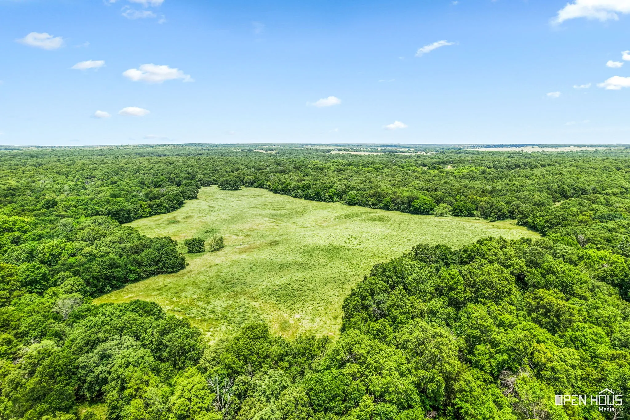 15 acre cultivated field along Cottonwood Creek/Looking West