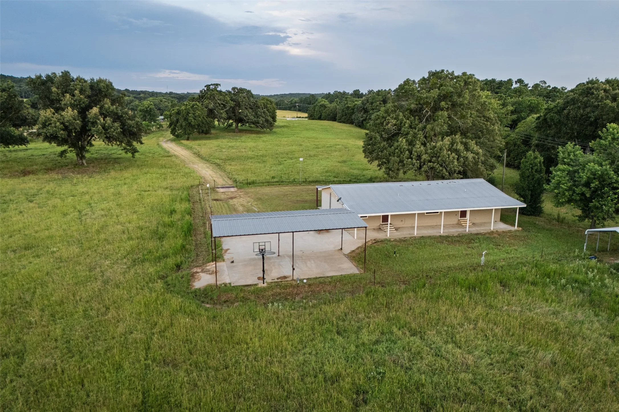 Ranch For Sale in Smith County , 19574 FM 1253, Lindale, Texas 75771, 0, 0, Garage spaces, 0 Sqft, built in 0, Price $700,000, mls#20996971, Real Estate Agent in Lindale, Homes For Sale in Smith county, Homes For Sale in Lindale, Realtor in Lindale Texas, Real Estate Brokerage Independent Realty Texas, Luminita Cordes Realtor