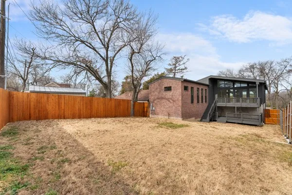 Single Family Residence For Sale in Dallas County , 3110 W Jefferson Boulevard, Dallas, Texas 75211, 4 Bedroom, 3 Bathroom, 2 Garage spaces, 3,796 Sqft, built in 2025, New Construction - Complete, mls#20995870, Real Estate Agent in Dallas, Homes For Sale in Dallas county, Homes For Sale in Dallas, Realtor in Dallas Texas, Real Estate Brokerage Independent Realty Texas, Luminita Cordes Realtor