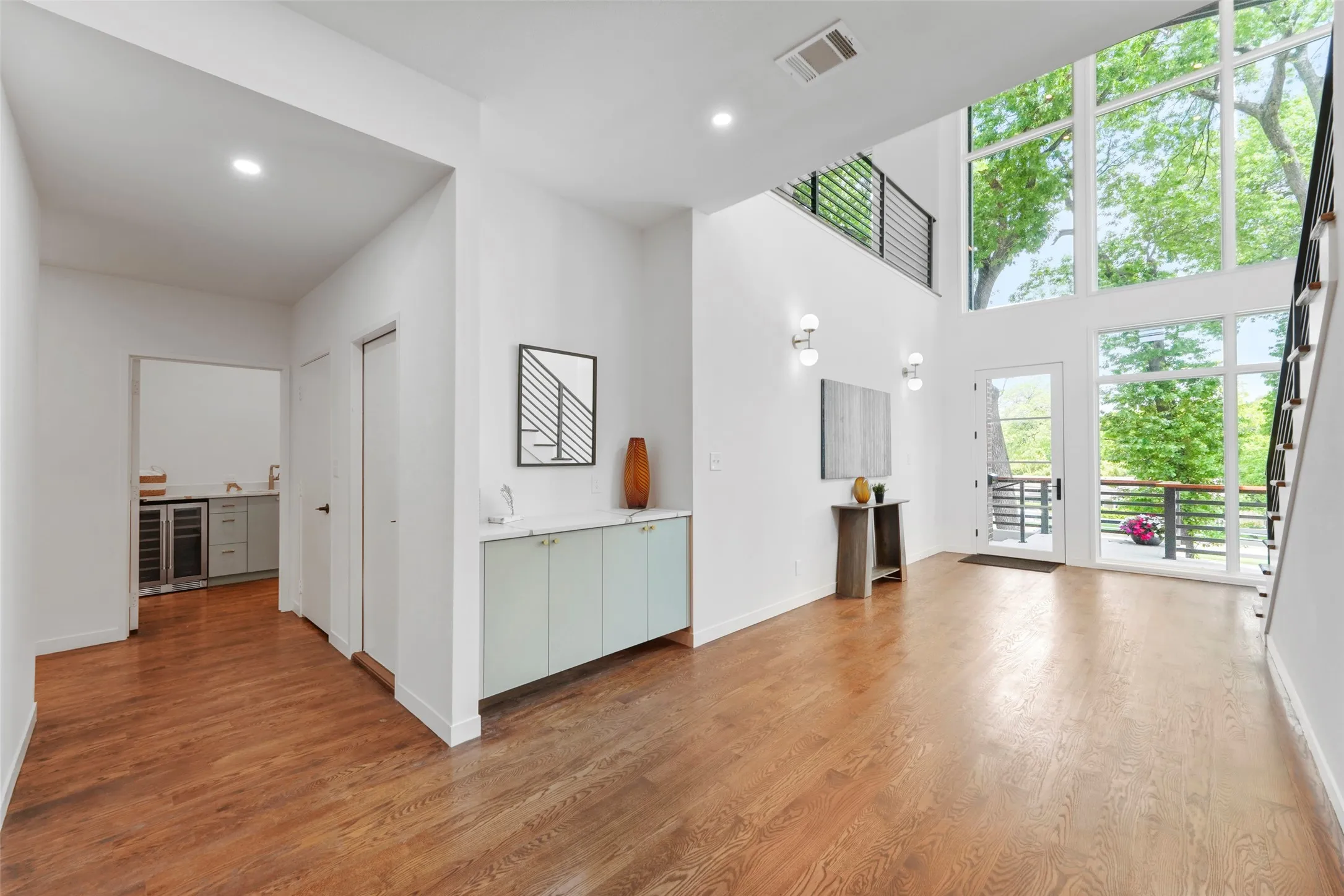 Single Family Residence For Sale in Dallas County , 3110 W Jefferson Boulevard, Dallas, Texas 75211, 4 Bedroom, 3 Bathroom, 2 Garage spaces, 3,796 Sqft, built in 2025, New Construction - Complete, mls#20995870, Real Estate Agent in Dallas, Homes For Sale in Dallas county, Homes For Sale in Dallas, Realtor in Dallas Texas, Real Estate Brokerage Independent Realty Texas, Luminita Cordes Realtor