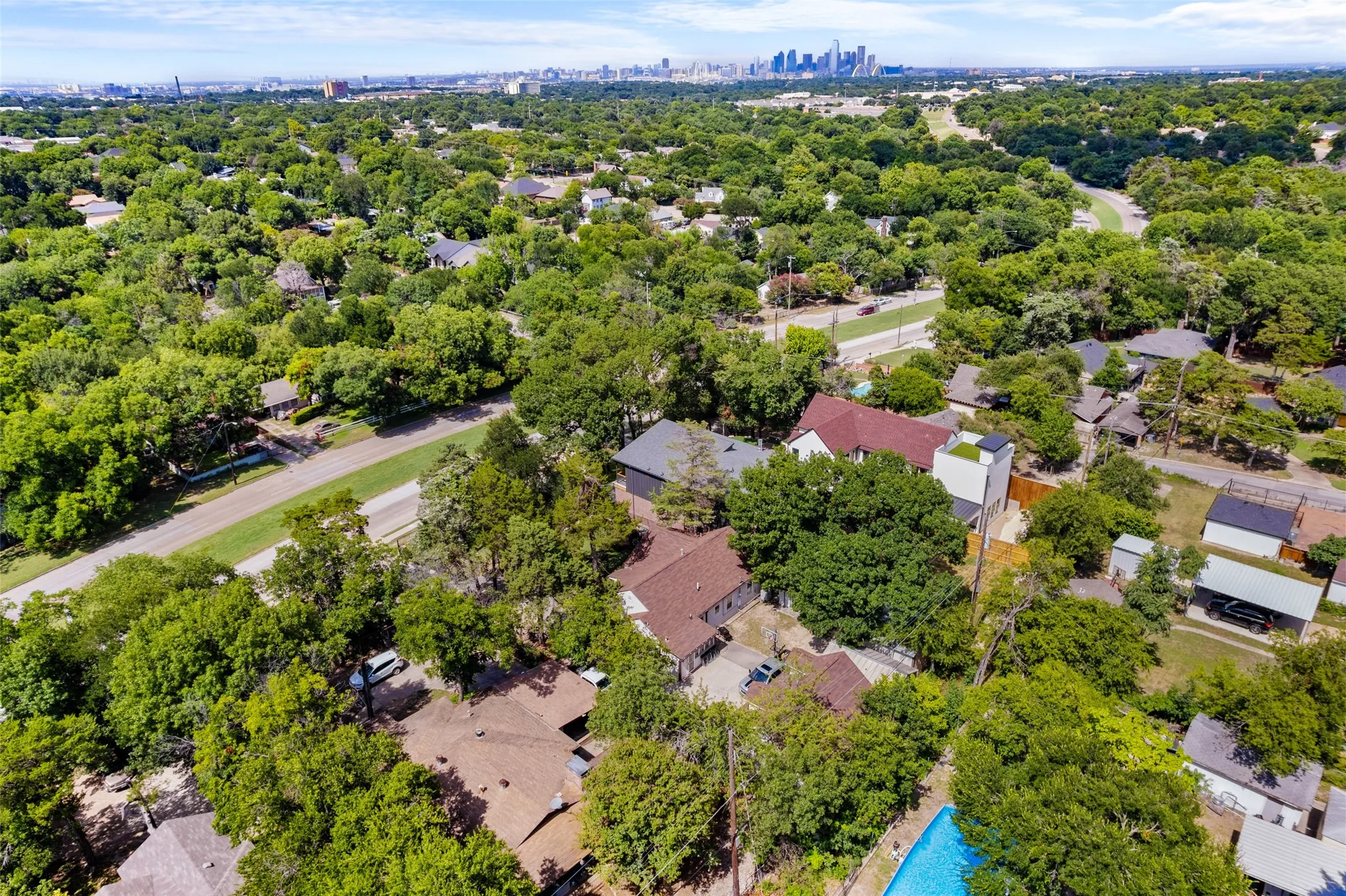 Single Family Residence For Sale in Dallas County , 3110 W Jefferson Boulevard, Dallas, Texas 75211, 4 Bedroom, 3 Bathroom, 2 Garage spaces, 3,796 Sqft, built in 2025, New Construction - Complete, mls#20995870, Real Estate Agent in Dallas, Homes For Sale in Dallas county, Homes For Sale in Dallas, Realtor in Dallas Texas, Real Estate Brokerage Independent Realty Texas, Luminita Cordes Realtor