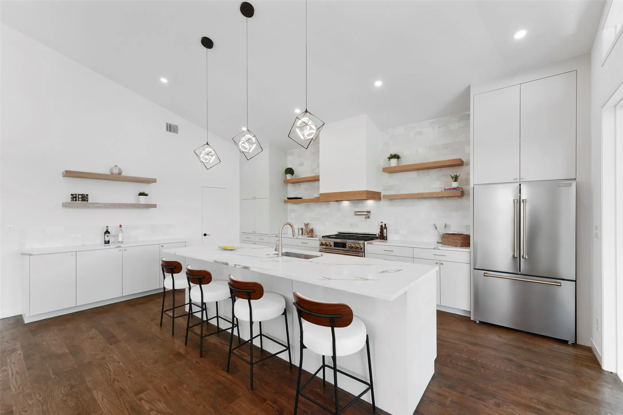Single Family Residence For Sale in Dallas County , 3110 W Jefferson Boulevard, Dallas, Texas 75211, 4 Bedroom, 3 Bathroom, 2 Garage spaces, 3,796 Sqft, built in 2025, New Construction - Complete, mls#20995870, Real Estate Agent in Dallas, Homes For Sale in Dallas county, Homes For Sale in Dallas, Realtor in Dallas Texas, Real Estate Brokerage Independent Realty Texas, Luminita Cordes Realtor