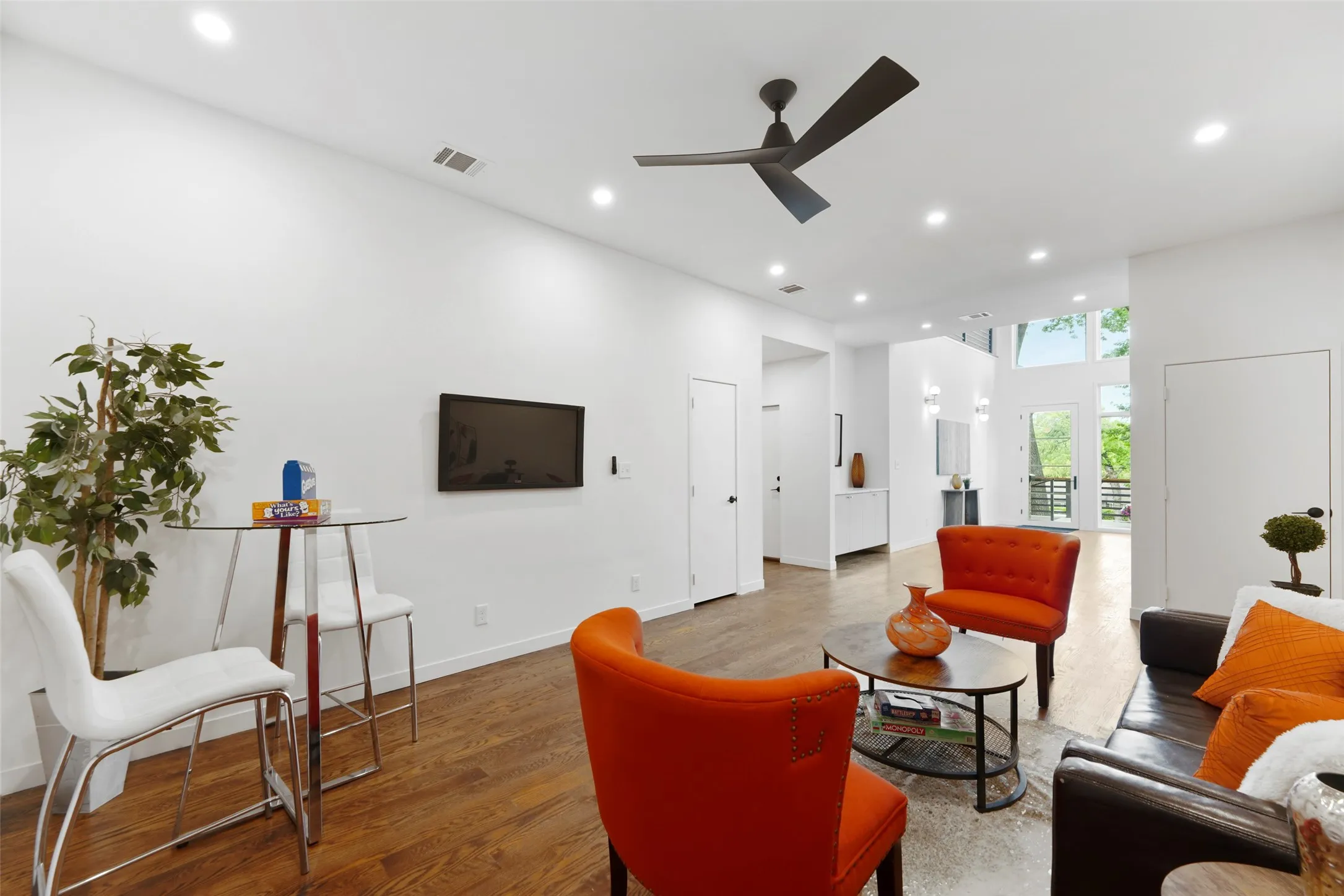 Single Family Residence For Sale in Dallas County , 3110 W Jefferson Boulevard, Dallas, Texas 75211, 4 Bedroom, 3 Bathroom, 2 Garage spaces, 3,796 Sqft, built in 2025, New Construction - Complete, mls#20995870, Real Estate Agent in Dallas, Homes For Sale in Dallas county, Homes For Sale in Dallas, Realtor in Dallas Texas, Real Estate Brokerage Independent Realty Texas, Luminita Cordes Realtor