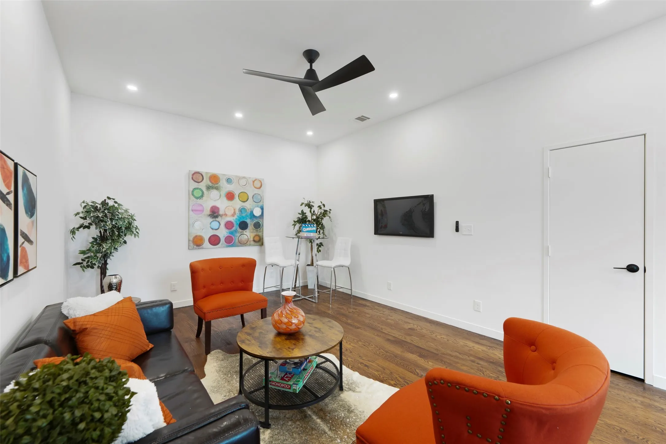 Single Family Residence For Sale in Dallas County , 3110 W Jefferson Boulevard, Dallas, Texas 75211, 4 Bedroom, 3 Bathroom, 2 Garage spaces, 3,796 Sqft, built in 2025, New Construction - Complete, mls#20995870, Real Estate Agent in Dallas, Homes For Sale in Dallas county, Homes For Sale in Dallas, Realtor in Dallas Texas, Real Estate Brokerage Independent Realty Texas, Luminita Cordes Realtor