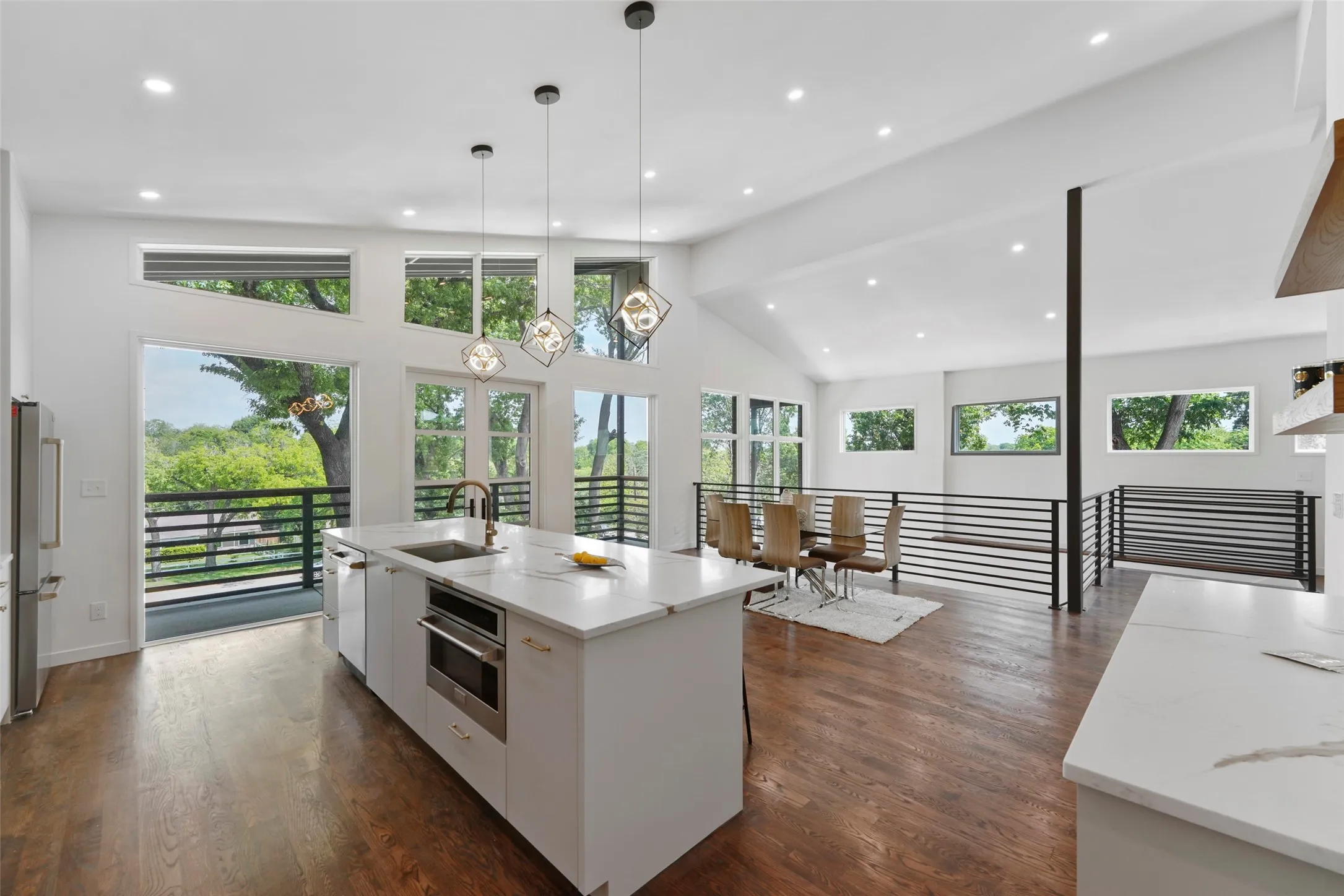 Single Family Residence For Sale in Dallas County , 3110 W Jefferson Boulevard, Dallas, Texas 75211, 4 Bedroom, 3 Bathroom, 2 Garage spaces, 3,796 Sqft, built in 2025, New Construction - Complete, mls#20995870, Real Estate Agent in Dallas, Homes For Sale in Dallas county, Homes For Sale in Dallas, Realtor in Dallas Texas, Real Estate Brokerage Independent Realty Texas, Luminita Cordes Realtor