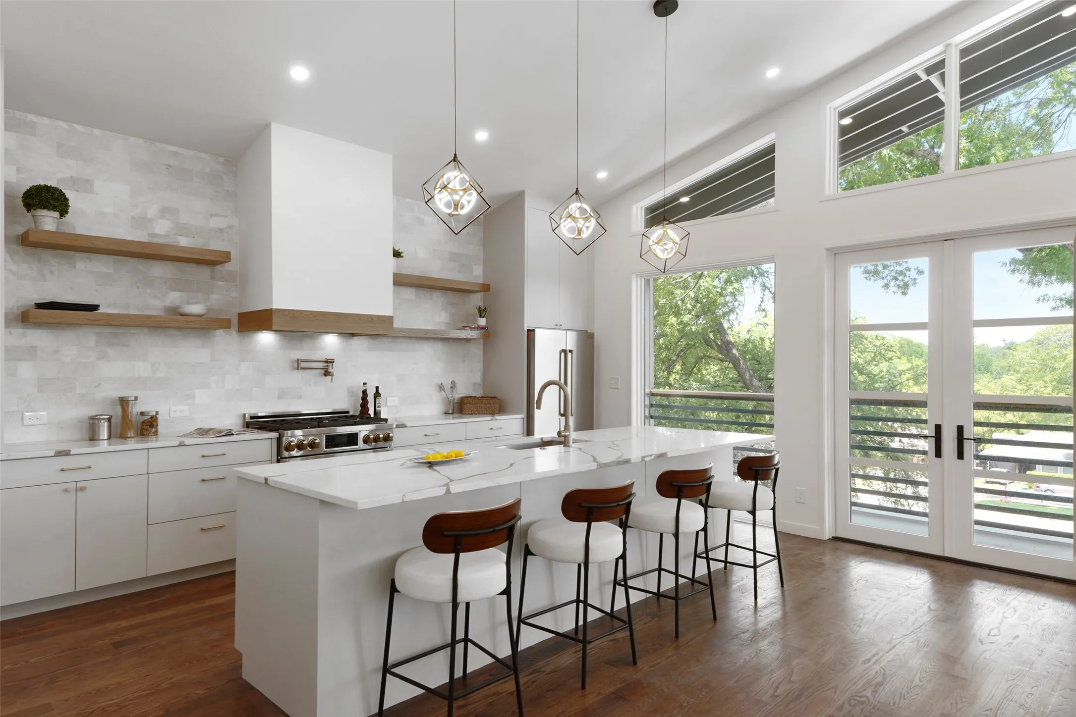 Single Family Residence For Sale in Dallas County , 3110 W Jefferson Boulevard, Dallas, Texas 75211, 4 Bedroom, 3 Bathroom, 2 Garage spaces, 3,796 Sqft, built in 2025, New Construction - Complete, mls#20995870, Real Estate Agent in Dallas, Homes For Sale in Dallas county, Homes For Sale in Dallas, Realtor in Dallas Texas, Real Estate Brokerage Independent Realty Texas, Luminita Cordes Realtor