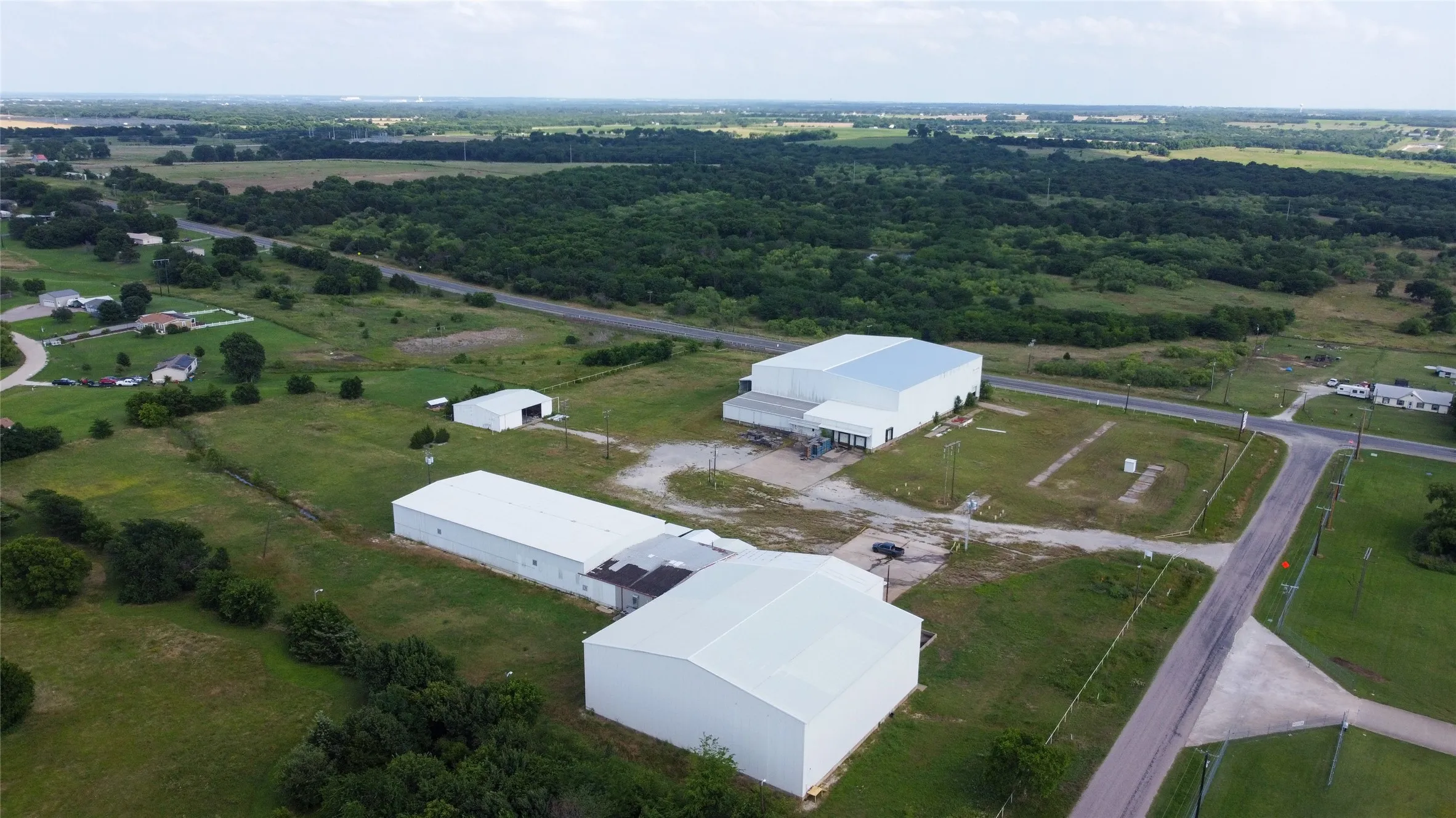 Warehouse For Rent in Grayson County , 72 Gibbons Road, Southmayd, Texas 75092, 0, 0, Garage spaces, 0 Sqft, built in 1990, Preowned, Price $6, mls#20996281, Real Estate Agent in Southmayd, Homes For Rent in Grayson county, Homes For Rent in Southmayd, Realtor in Southmayd Texas, Real Estate Brokerage Independent Realty Texas, Luminita Cordes Realtor