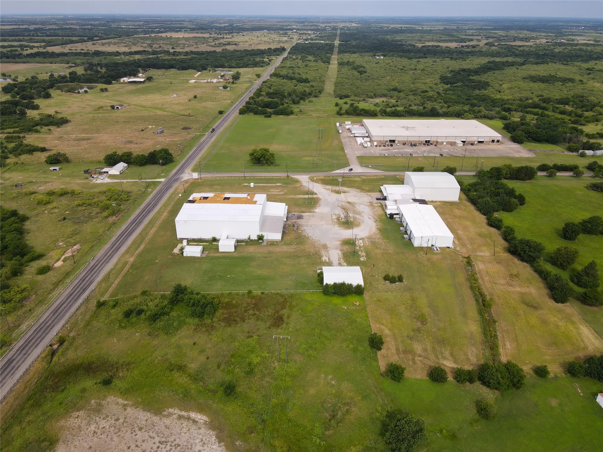 Warehouse For Rent in Grayson County , 72 Gibbons Road, Southmayd, Texas 75092, 0, 0, Garage spaces, 0 Sqft, built in 1990, Preowned, Price $6, mls#20996281, Real Estate Agent in Southmayd, Homes For Rent in Grayson county, Homes For Rent in Southmayd, Realtor in Southmayd Texas, Real Estate Brokerage Independent Realty Texas, Luminita Cordes Realtor