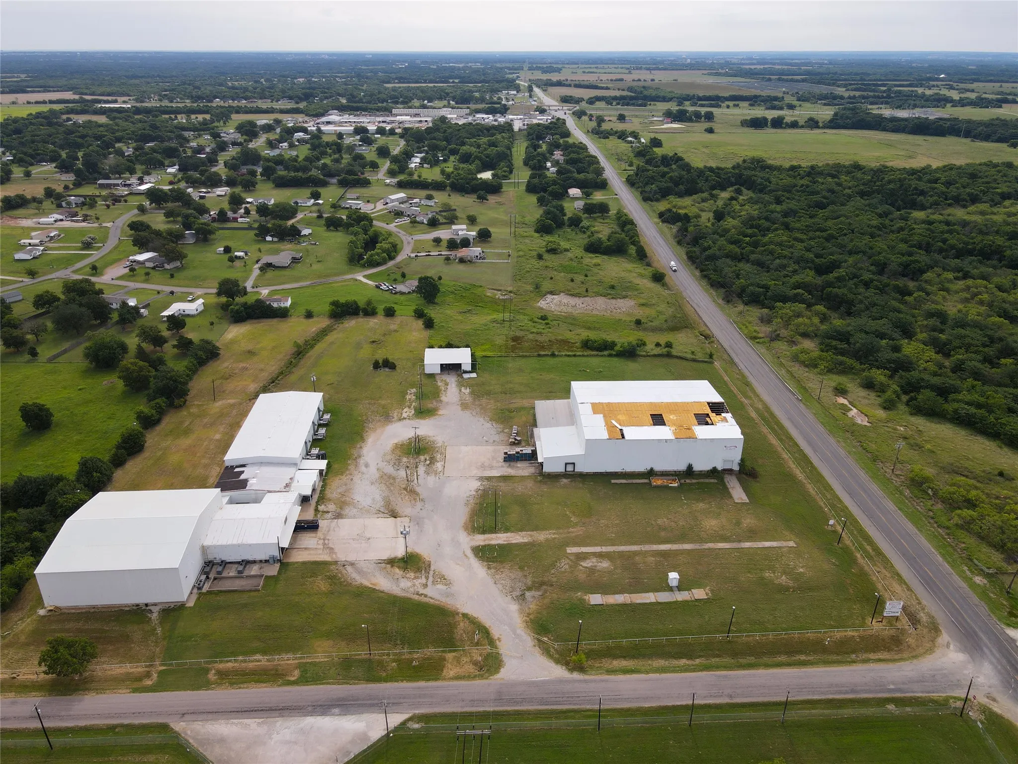 Warehouse For Rent in Grayson County , 72 Gibbons Road, Southmayd, Texas 75092, 0, 0, Garage spaces, 0 Sqft, built in 1990, Preowned, Price $6, mls#20996281, Real Estate Agent in Southmayd, Homes For Rent in Grayson county, Homes For Rent in Southmayd, Realtor in Southmayd Texas, Real Estate Brokerage Independent Realty Texas, Luminita Cordes Realtor