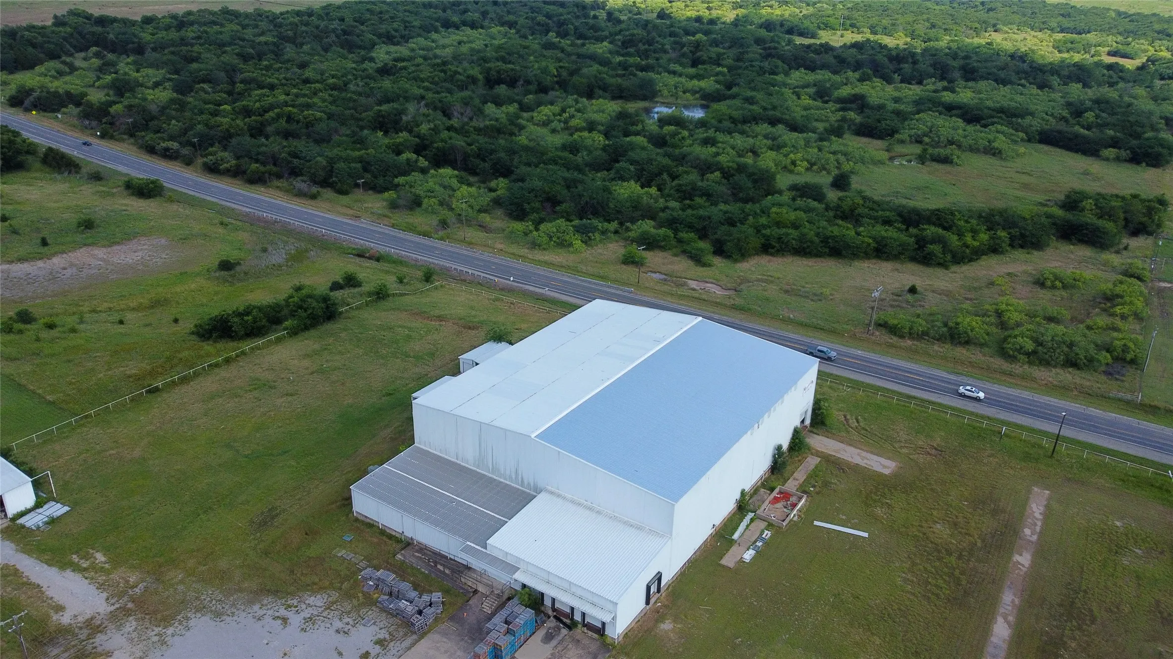 Warehouse For Rent in Grayson County , 72 Gibbons Road, Southmayd, Texas 75092, 0, 0, Garage spaces, 0 Sqft, built in 1990, Preowned, Price $6, mls#20996281, Real Estate Agent in Southmayd, Homes For Rent in Grayson county, Homes For Rent in Southmayd, Realtor in Southmayd Texas, Real Estate Brokerage Independent Realty Texas, Luminita Cordes Realtor