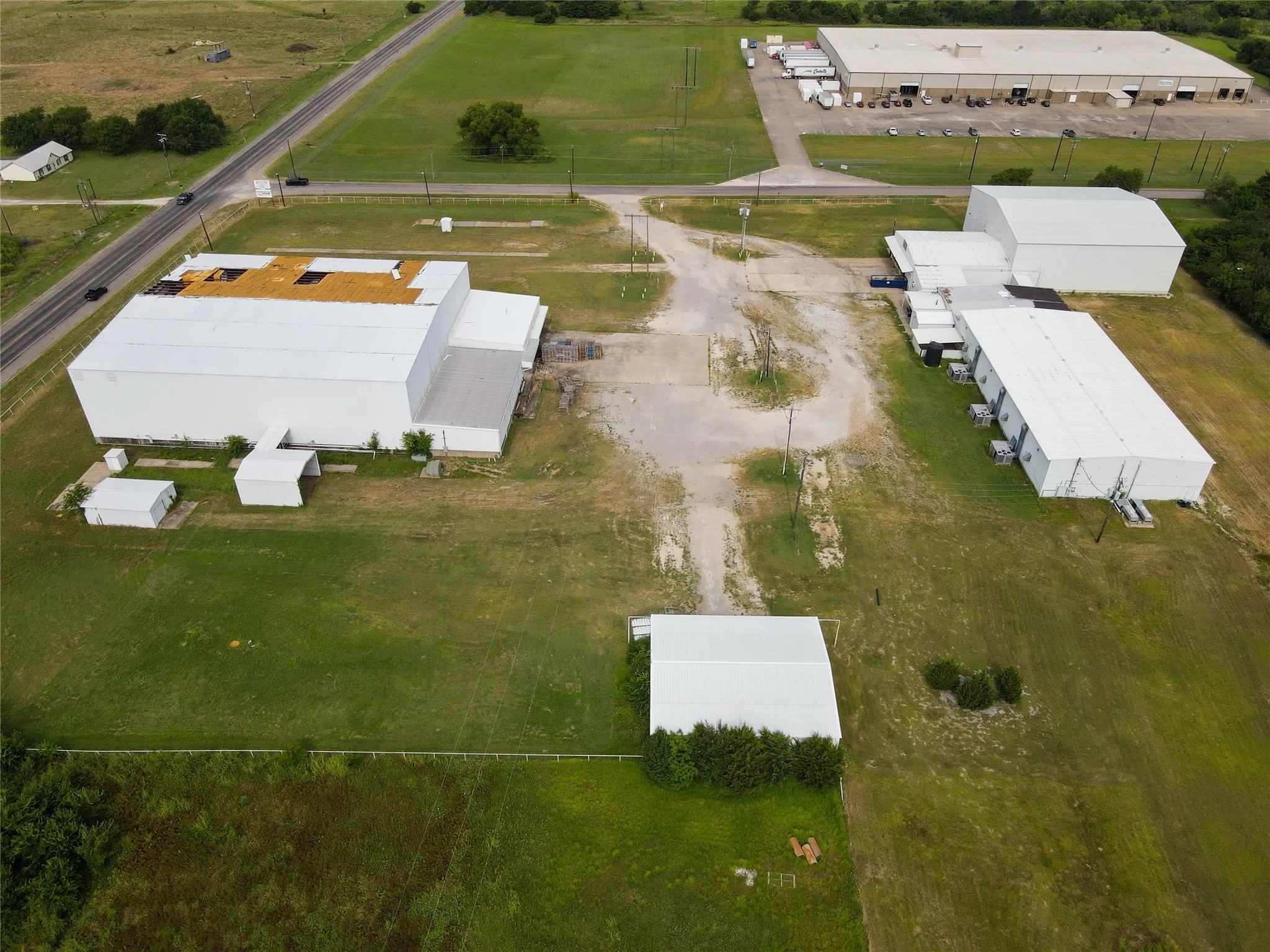 Warehouse For Rent in Grayson County , 72 Gibbons Road, Southmayd, Texas 75092, 0, 0, Garage spaces, 0 Sqft, built in 1990, Preowned, Price $6, mls#20996281, Real Estate Agent in Southmayd, Homes For Rent in Grayson county, Homes For Rent in Southmayd, Realtor in Southmayd Texas, Real Estate Brokerage Independent Realty Texas, Luminita Cordes Realtor
