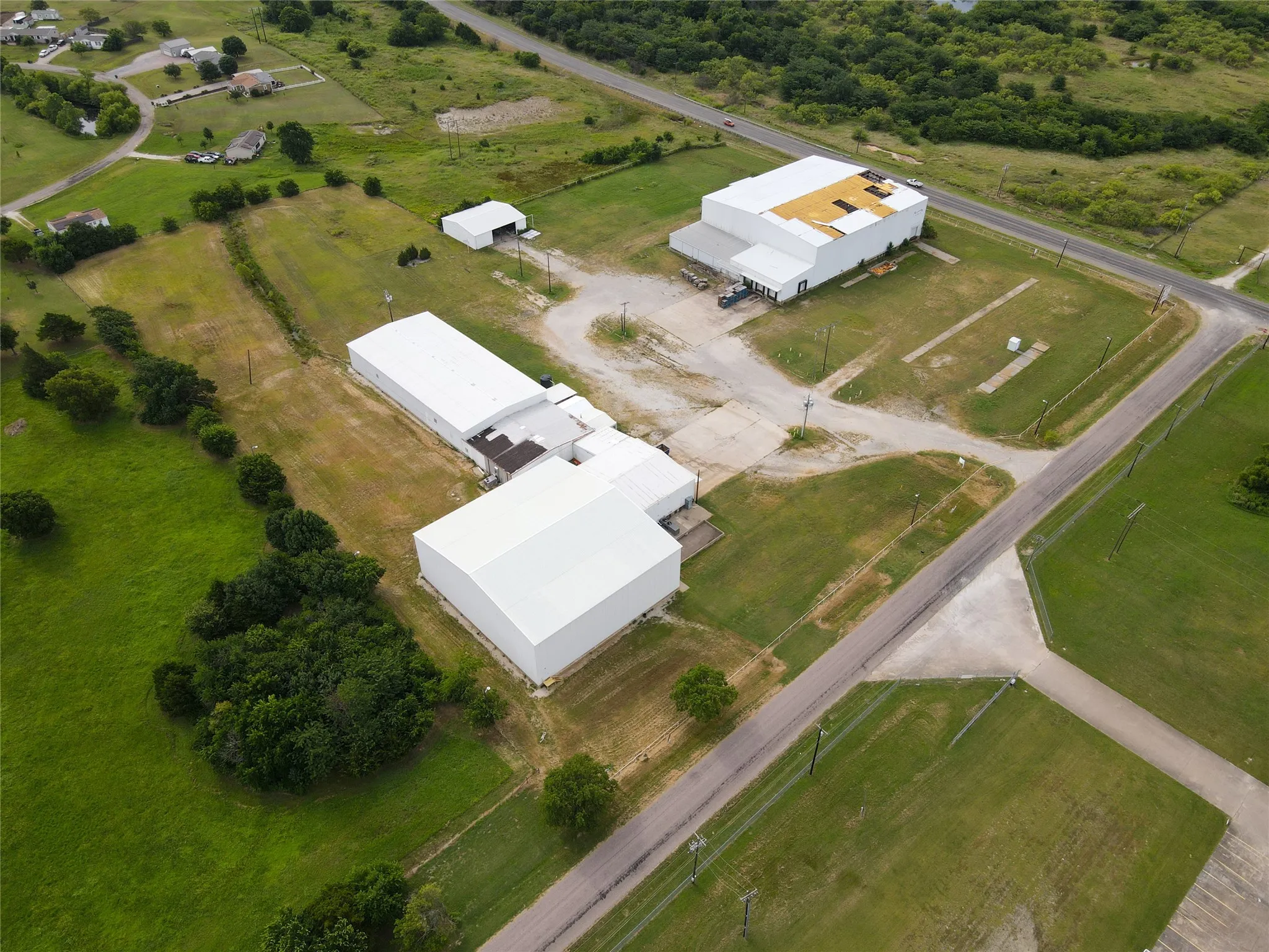 Warehouse For Rent in Grayson County , 72 Gibbons Road, Southmayd, Texas 75092, 0, 0, Garage spaces, 0 Sqft, built in 1990, Preowned, Price $6, mls#20996281, Real Estate Agent in Southmayd, Homes For Rent in Grayson county, Homes For Rent in Southmayd, Realtor in Southmayd Texas, Real Estate Brokerage Independent Realty Texas, Luminita Cordes Realtor