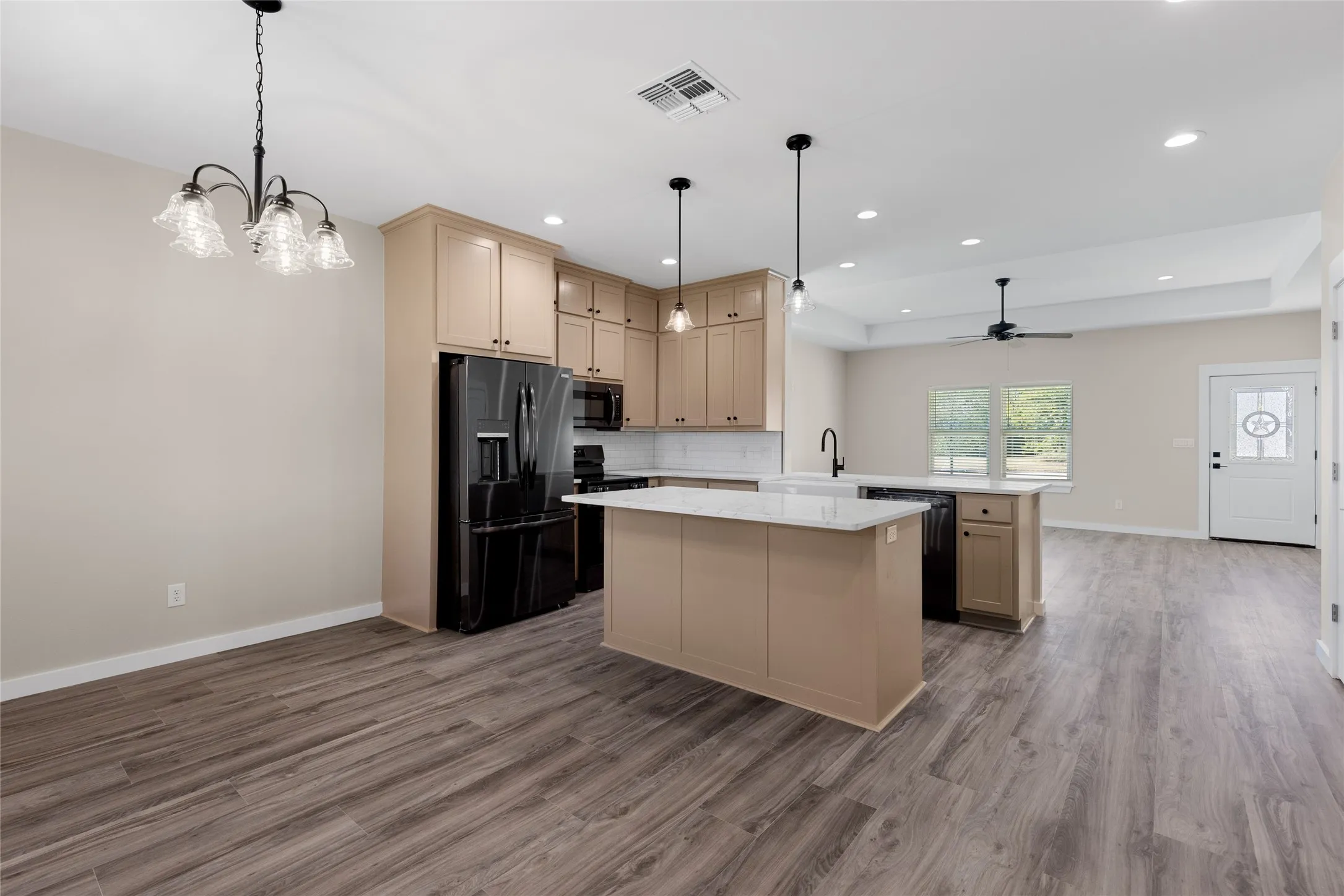 Single Family Residence For Sale in Hopkins County , 655 League Street, Sulphur Springs, Texas 75482, 3 Bedroom, 2 Bathroom, 2 Garage spaces, 1,658 Sqft, built in 2025, New Construction - Incomplete, mls#20988115, Real Estate Agent in Sulphur Springs, Homes For Sale in Hopkins county, Homes For Sale in Sulphur Springs, Realtor in Sulphur Springs Texas, Real Estate Brokerage Independent Realty Texas, Luminita Cordes Realtor