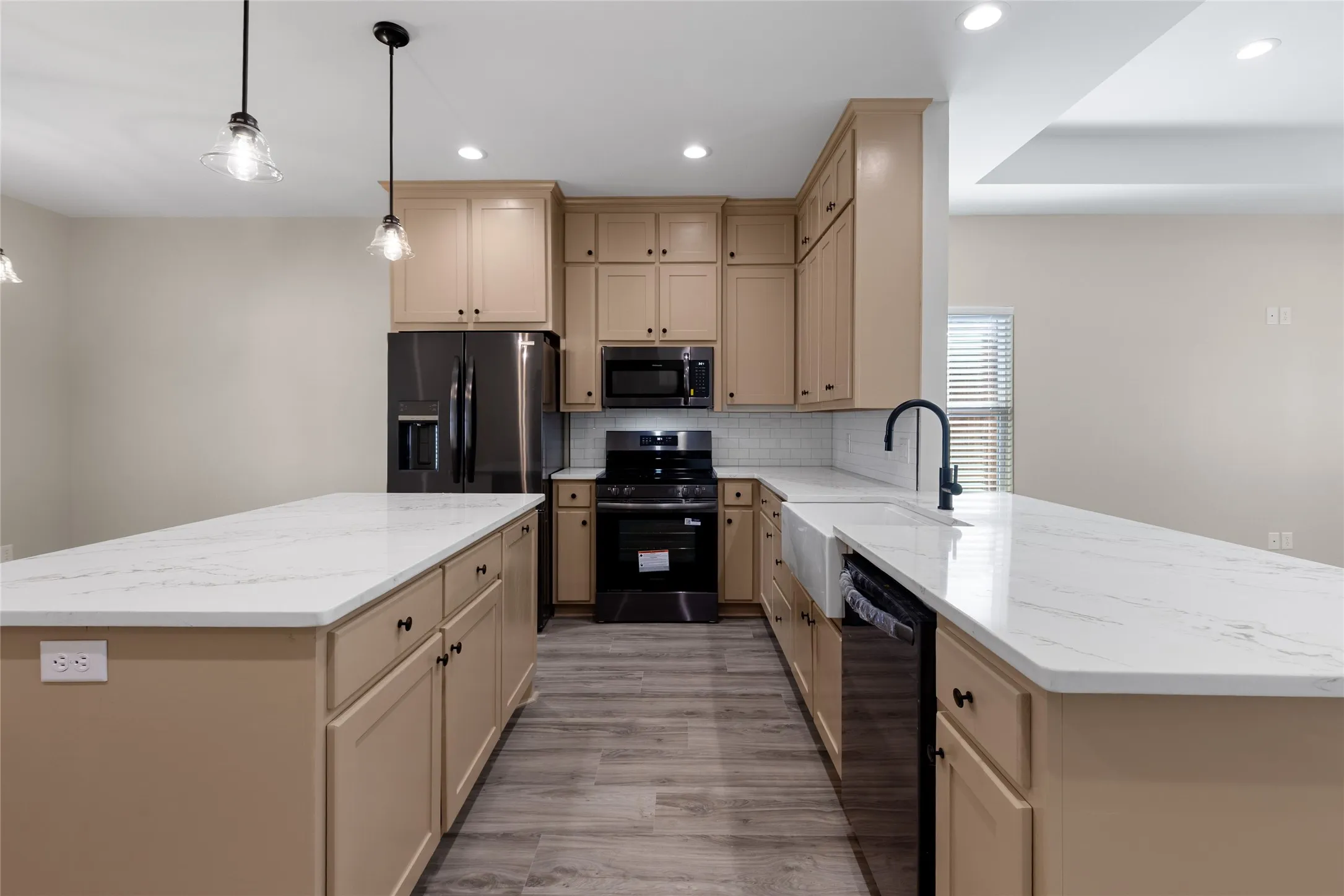 Single Family Residence For Sale in Hopkins County , 655 League Street, Sulphur Springs, Texas 75482, 3 Bedroom, 2 Bathroom, 2 Garage spaces, 1,658 Sqft, built in 2025, New Construction - Incomplete, mls#20988115, Real Estate Agent in Sulphur Springs, Homes For Sale in Hopkins county, Homes For Sale in Sulphur Springs, Realtor in Sulphur Springs Texas, Real Estate Brokerage Independent Realty Texas, Luminita Cordes Realtor