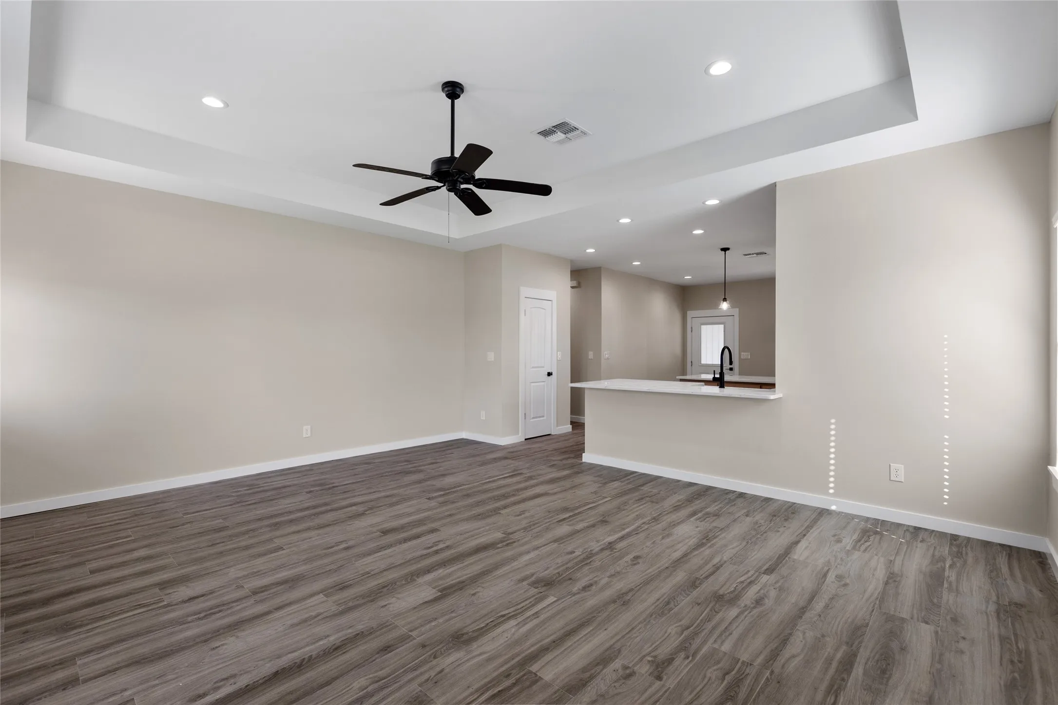 Single Family Residence For Sale in Hopkins County , 655 League Street, Sulphur Springs, Texas 75482, 3 Bedroom, 2 Bathroom, 2 Garage spaces, 1,658 Sqft, built in 2025, New Construction - Incomplete, mls#20988115, Real Estate Agent in Sulphur Springs, Homes For Sale in Hopkins county, Homes For Sale in Sulphur Springs, Realtor in Sulphur Springs Texas, Real Estate Brokerage Independent Realty Texas, Luminita Cordes Realtor