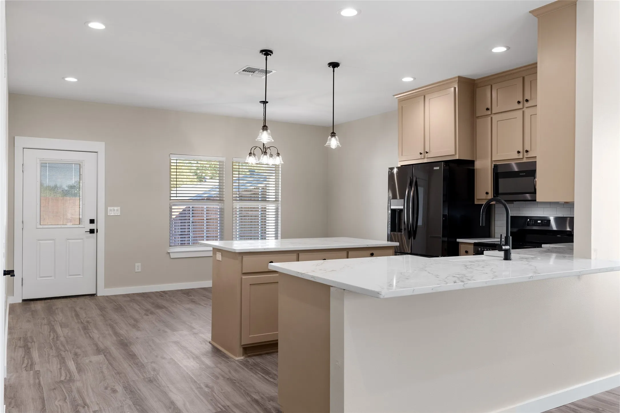 Single Family Residence For Sale in Hopkins County , 655 League Street, Sulphur Springs, Texas 75482, 3 Bedroom, 2 Bathroom, 2 Garage spaces, 1,658 Sqft, built in 2025, New Construction - Incomplete, mls#20988115, Real Estate Agent in Sulphur Springs, Homes For Sale in Hopkins county, Homes For Sale in Sulphur Springs, Realtor in Sulphur Springs Texas, Real Estate Brokerage Independent Realty Texas, Luminita Cordes Realtor