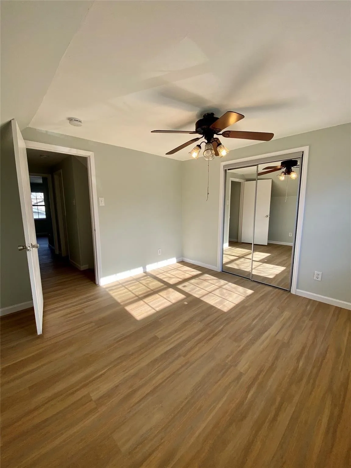 Single Family Residence For Rent in Dallas County , 2859 Linhaven Drive, Mesquite, Texas 75150, 4 Bedroom, 2 Bathroom, 2 Garage spaces, 1,476 Sqft, built in 1962, Preowned, mls#20997834, Real Estate Agent in Mesquite, Homes For Rent in Dallas county, Homes For Rent in Mesquite, Realtor in Mesquite Texas, Real Estate Brokerage Independent Realty Texas, Luminita Cordes Realtor