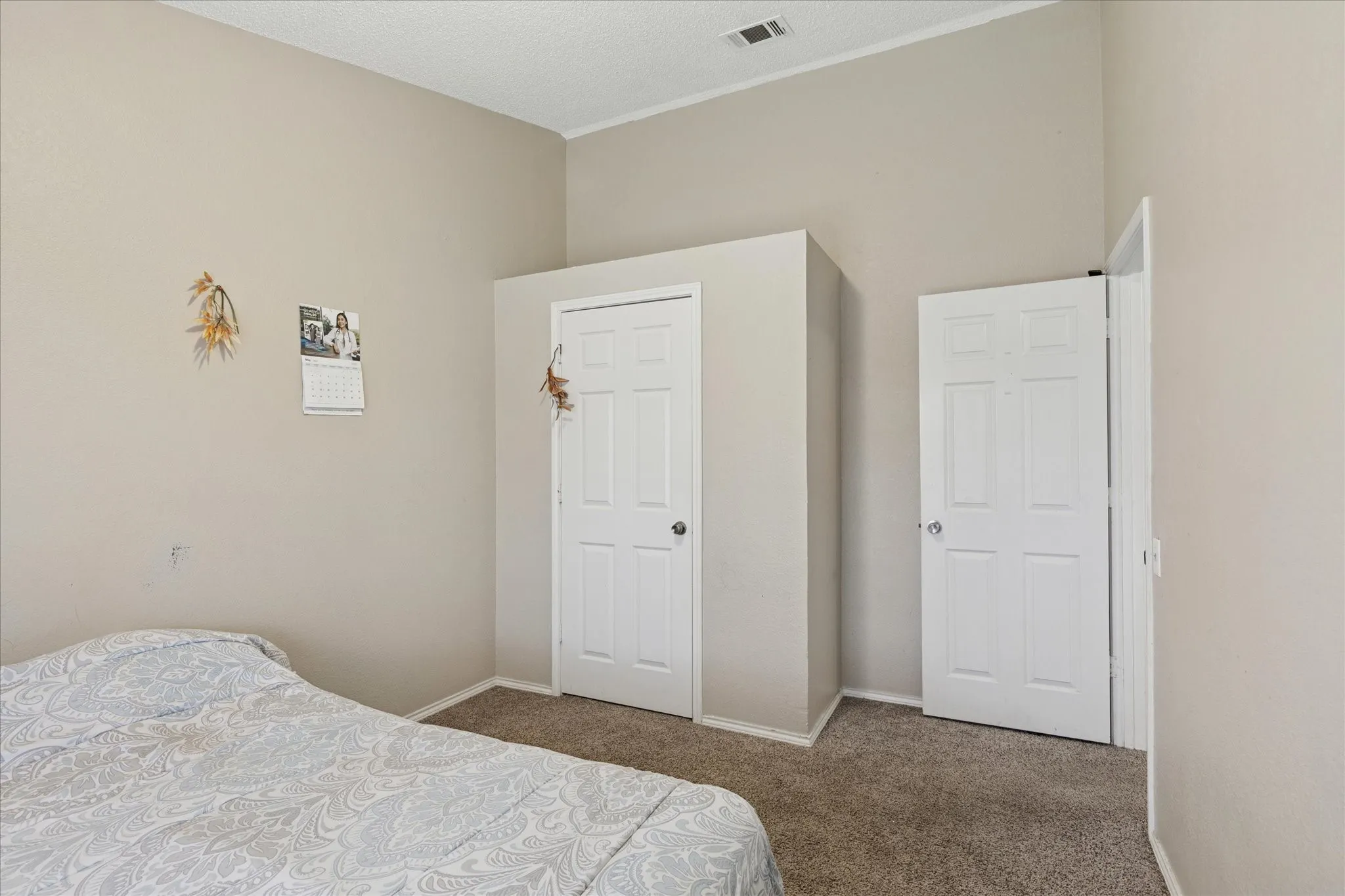 Single Family Residence For Sale in Tarrant County , 2528 Creekwood Lane, Fort Worth, Texas 76123, 4 Bedrooms, 3 Bathrooms, 2 Garage spaces, 1,971 Sqft, built in 1987, Price $290,000, mls#20995962, Real Estate Agent in Fort Worth, Homes For Sale in Tarrant county, Homes For Sale in Fort Worth, Realtor in Fort Worth Texas, Real Estate Brokerage Independent Realty Texas, Luminita Cordes Realtor