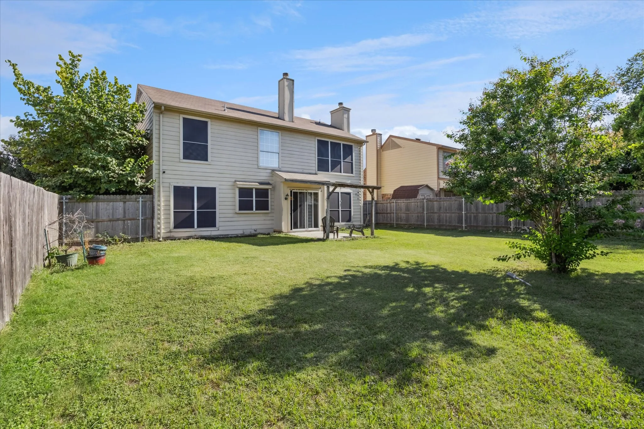 Single Family Residence For Sale in Tarrant County , 2528 Creekwood Lane, Fort Worth, Texas 76123, 4 Bedrooms, 3 Bathrooms, 2 Garage spaces, 1,971 Sqft, built in 1987, Price $290,000, mls#20995962, Real Estate Agent in Fort Worth, Homes For Sale in Tarrant county, Homes For Sale in Fort Worth, Realtor in Fort Worth Texas, Real Estate Brokerage Independent Realty Texas, Luminita Cordes Realtor