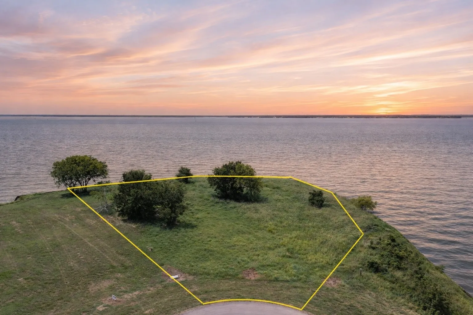 Unimproved Land For Sale in Navarro County , Lot 18 Lake Ridge Drive, Streetman, Texas 75859, 0, 0, Garage spaces, 0 Sqft, built in 0, Price $425,000, mls#20990377, Real Estate Agent in Streetman, Homes For Sale in Navarro county, Homes For Sale in Streetman, Realtor in Streetman Texas, Real Estate Brokerage Independent Realty Texas, Luminita Cordes Realtor