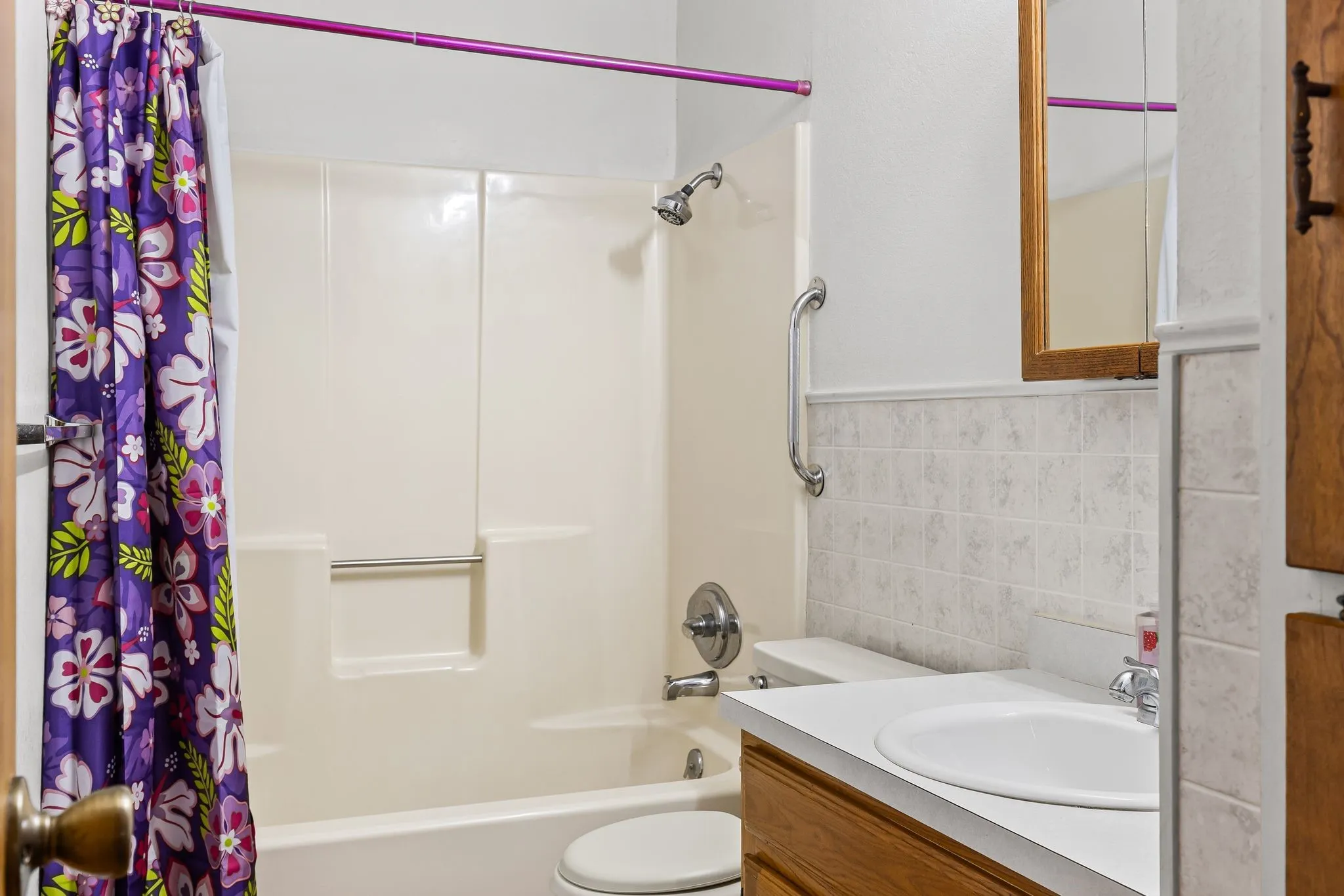 Single Family Residence For Sale in Fannin County , 206 N Main Street, Bailey, Texas 75413, 3 Bedroom, 2 Bathroom, 2 Garage spaces, 1,323 Sqft, built in 1989, Preowned, mls#20998041, Real Estate Agent in Bailey, Homes For Sale in Fannin county, Homes For Sale in Bailey, Realtor in Bailey Texas, Real Estate Brokerage Independent Realty Texas, Luminita Cordes Realtor