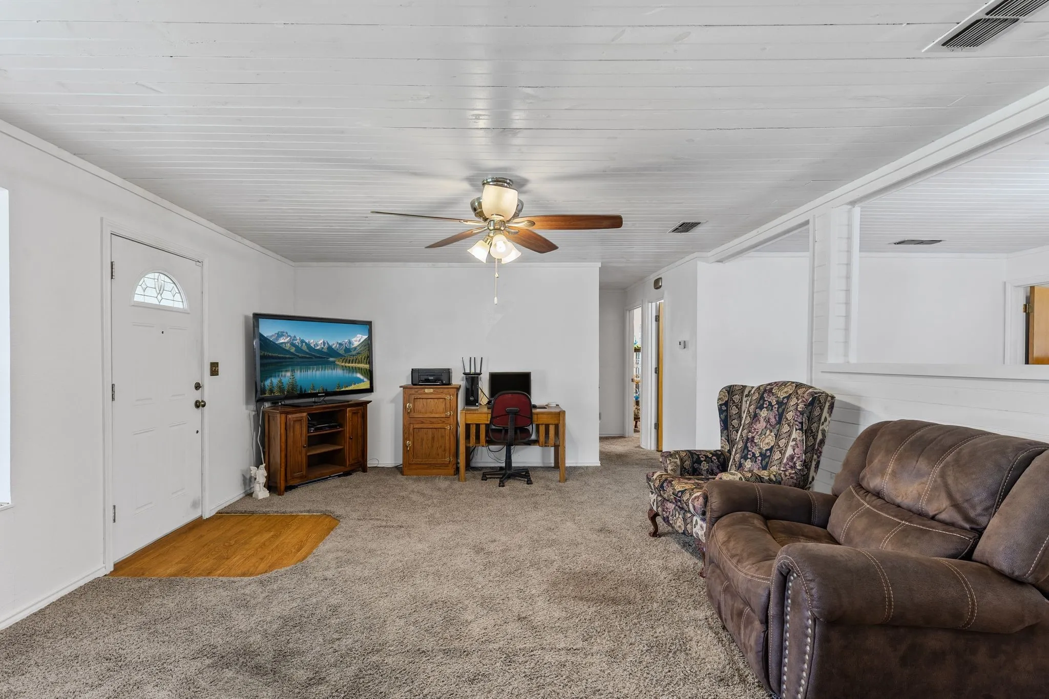 Single Family Residence For Sale in Fannin County , 206 N Main Street, Bailey, Texas 75413, 3 Bedroom, 2 Bathroom, 2 Garage spaces, 1,323 Sqft, built in 1989, Preowned, mls#20998041, Real Estate Agent in Bailey, Homes For Sale in Fannin county, Homes For Sale in Bailey, Realtor in Bailey Texas, Real Estate Brokerage Independent Realty Texas, Luminita Cordes Realtor