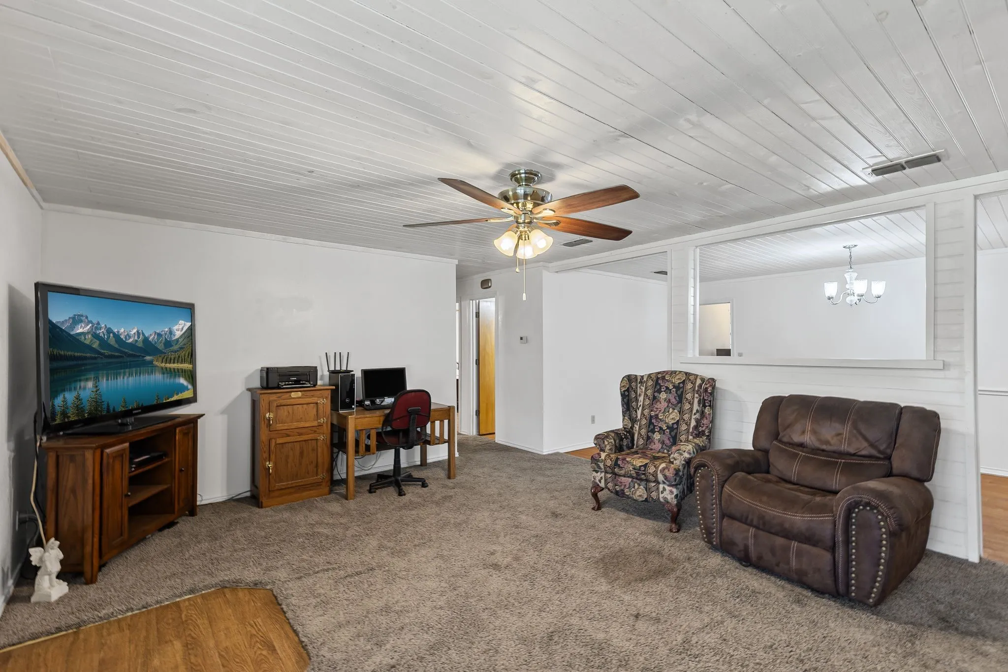 Single Family Residence For Sale in Fannin County , 206 N Main Street, Bailey, Texas 75413, 3 Bedroom, 2 Bathroom, 2 Garage spaces, 1,323 Sqft, built in 1989, Preowned, mls#20998041, Real Estate Agent in Bailey, Homes For Sale in Fannin county, Homes For Sale in Bailey, Realtor in Bailey Texas, Real Estate Brokerage Independent Realty Texas, Luminita Cordes Realtor