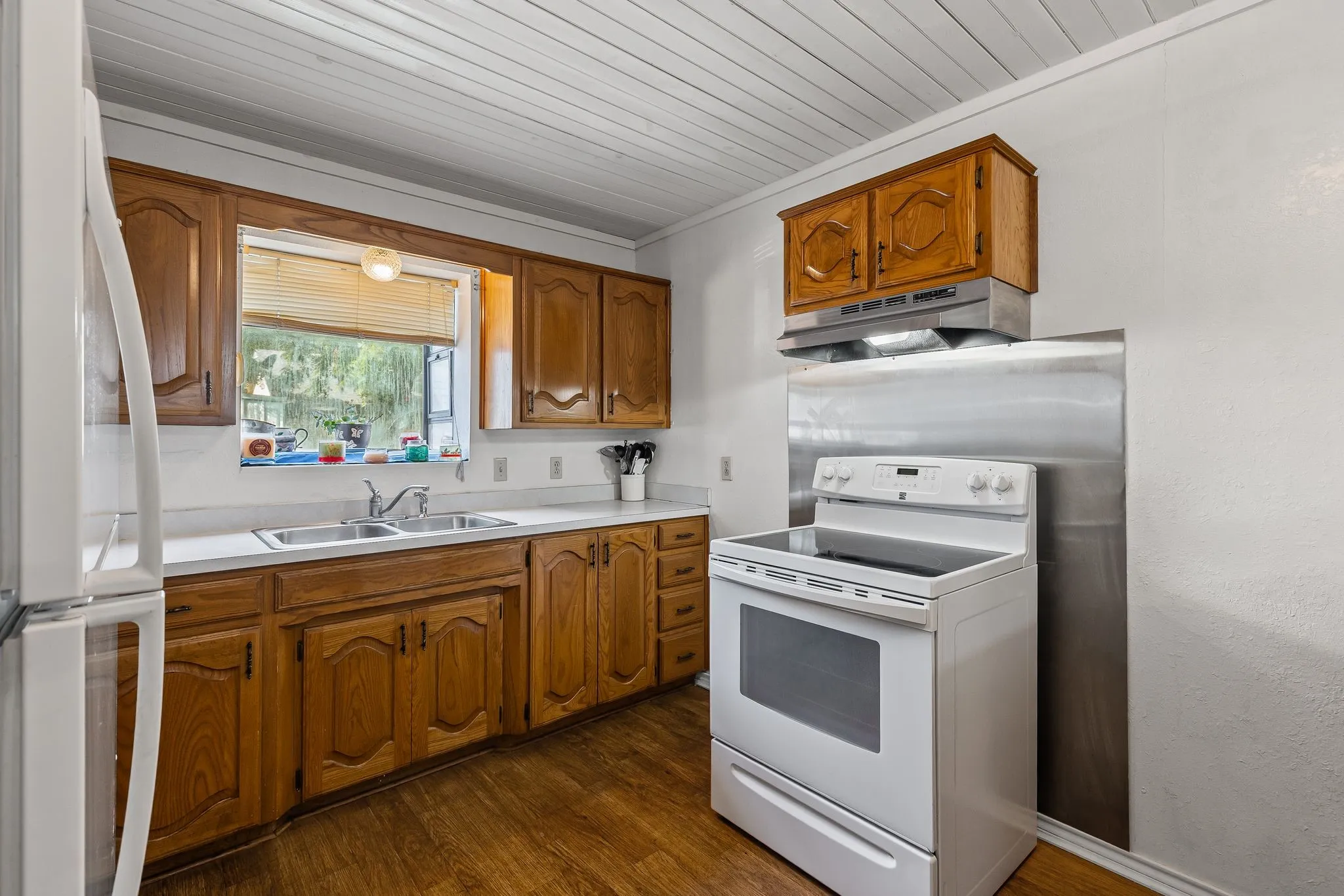 Single Family Residence For Sale in Fannin County , 206 N Main Street, Bailey, Texas 75413, 3 Bedroom, 2 Bathroom, 2 Garage spaces, 1,323 Sqft, built in 1989, Preowned, mls#20998041, Real Estate Agent in Bailey, Homes For Sale in Fannin county, Homes For Sale in Bailey, Realtor in Bailey Texas, Real Estate Brokerage Independent Realty Texas, Luminita Cordes Realtor