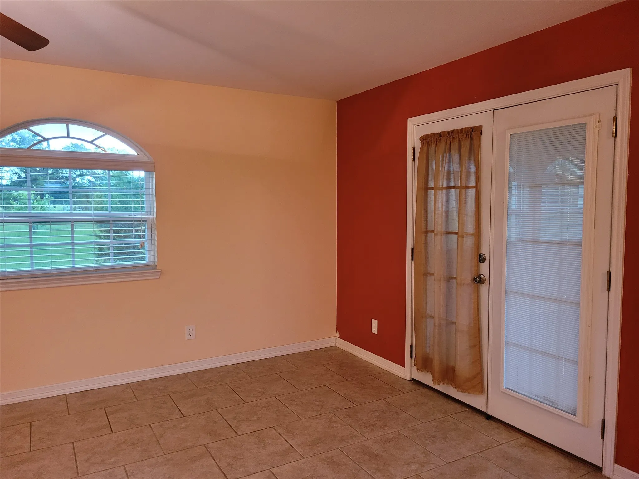 Single Family Residence For Sale in Lamar County , 700 CR 45900, Detroit, Texas 75436, 3 Bedroom, 2 Bathroom, Garage spaces, 1,598 Sqft, built in 2016, Preowned, mls#20999382, Real Estate Agent in Detroit, Homes For Sale in Lamar county, Homes For Sale in Detroit, Realtor in Detroit Texas, Real Estate Brokerage Independent Realty Texas, Luminita Cordes Realtor