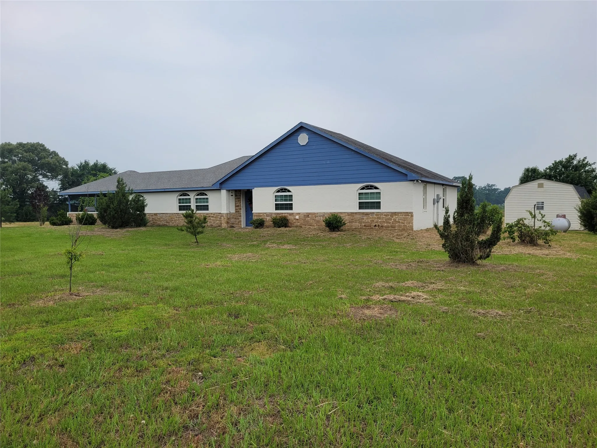 Single Family Residence For Sale in Lamar County , 700 CR 45900, Detroit, Texas 75436, 3 Bedroom, 2 Bathroom, Garage spaces, 1,598 Sqft, built in 2016, Preowned, mls#20999382, Real Estate Agent in Detroit, Homes For Sale in Lamar county, Homes For Sale in Detroit, Realtor in Detroit Texas, Real Estate Brokerage Independent Realty Texas, Luminita Cordes Realtor