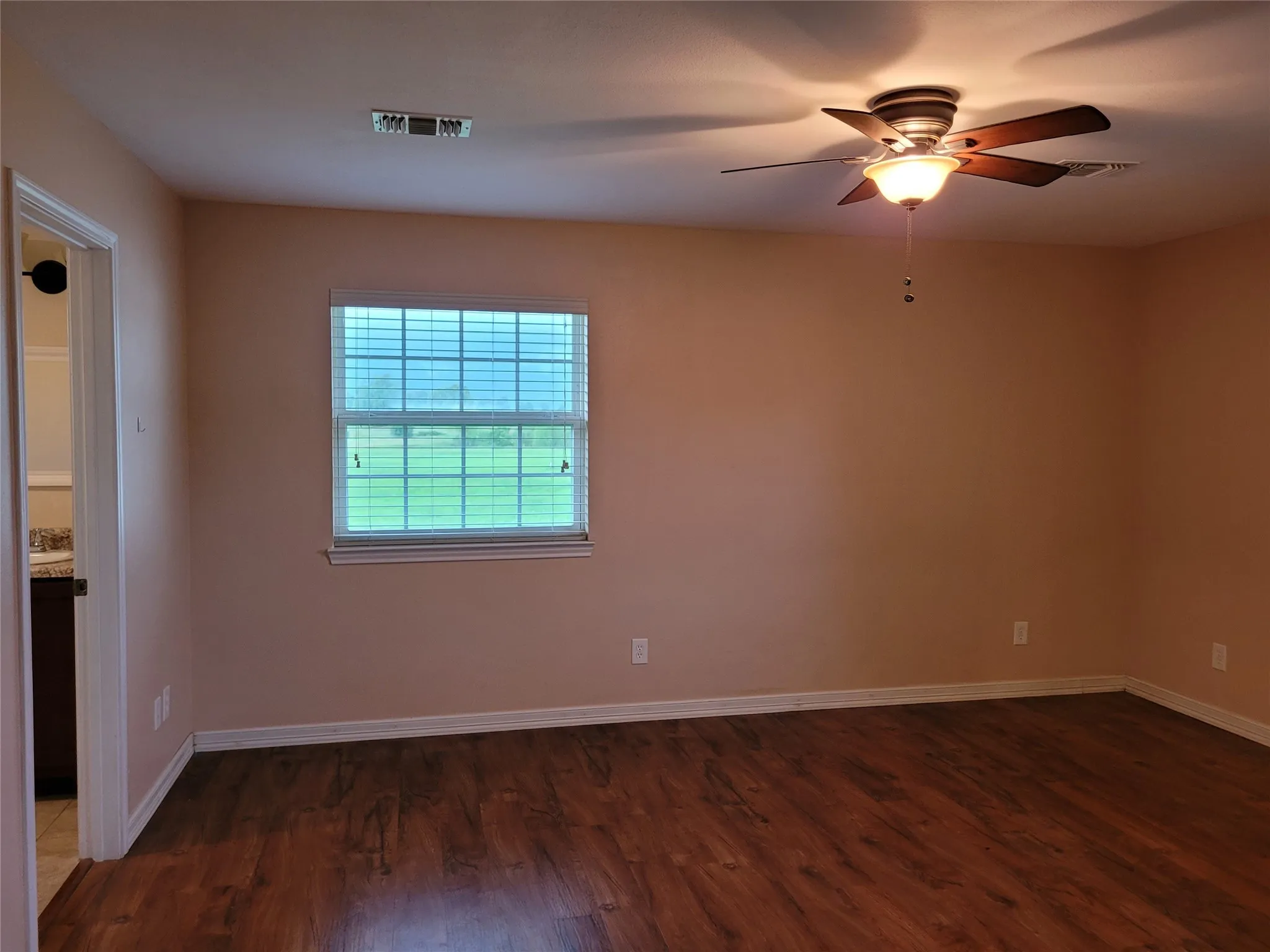 Single Family Residence For Sale in Lamar County , 700 CR 45900, Detroit, Texas 75436, 3 Bedroom, 2 Bathroom, Garage spaces, 1,598 Sqft, built in 2016, Preowned, mls#20999382, Real Estate Agent in Detroit, Homes For Sale in Lamar county, Homes For Sale in Detroit, Realtor in Detroit Texas, Real Estate Brokerage Independent Realty Texas, Luminita Cordes Realtor
