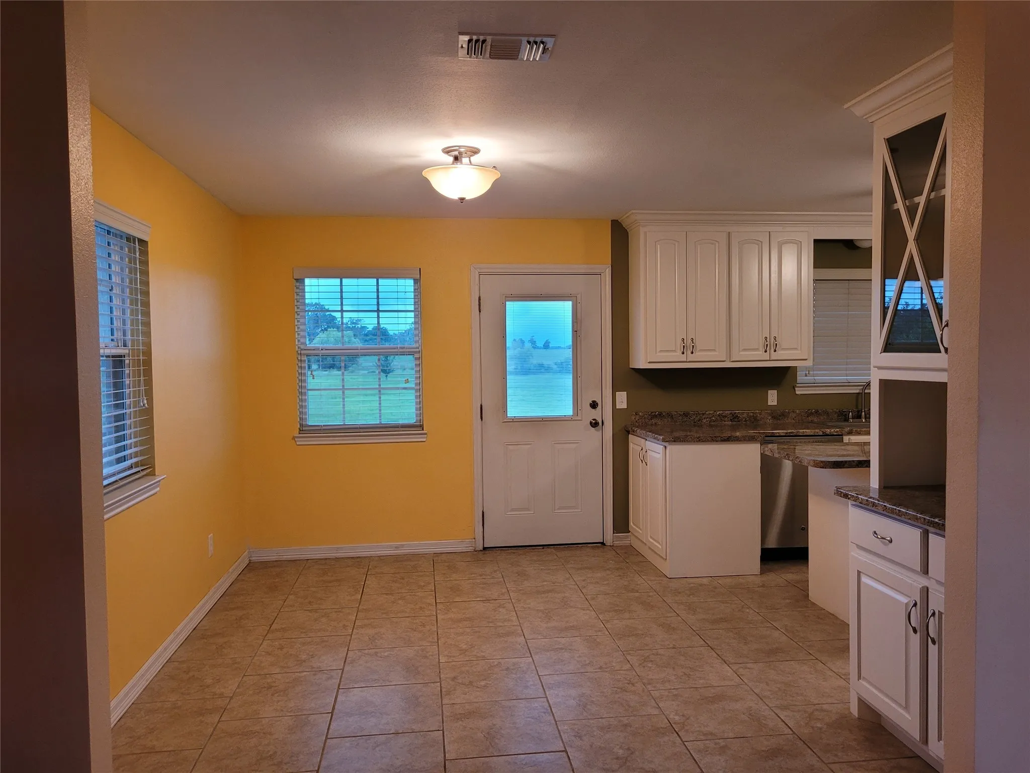 Single Family Residence For Sale in Lamar County , 700 CR 45900, Detroit, Texas 75436, 3 Bedroom, 2 Bathroom, Garage spaces, 1,598 Sqft, built in 2016, Preowned, mls#20999382, Real Estate Agent in Detroit, Homes For Sale in Lamar county, Homes For Sale in Detroit, Realtor in Detroit Texas, Real Estate Brokerage Independent Realty Texas, Luminita Cordes Realtor