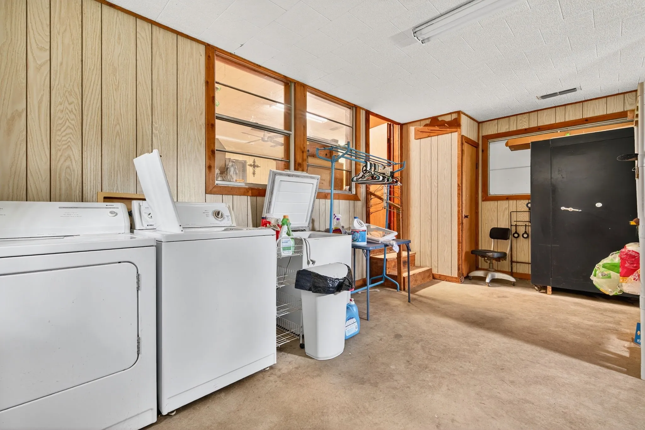 Farm For Sale in Jack County , 8 SW Poteet Road, Bryson, Texas 76427, 4 Bedrooms, 2 Bathrooms, Garage spaces, 1,869 Sqft, built in 1973, Preowned, Price $1,350,000, mls#20996157, Real Estate Agent in Bryson, Homes For Sale in Jack county, Homes For Sale in Bryson, Realtor in Bryson Texas, Real Estate Brokerage Independent Realty Texas, Luminita Cordes Realtor
