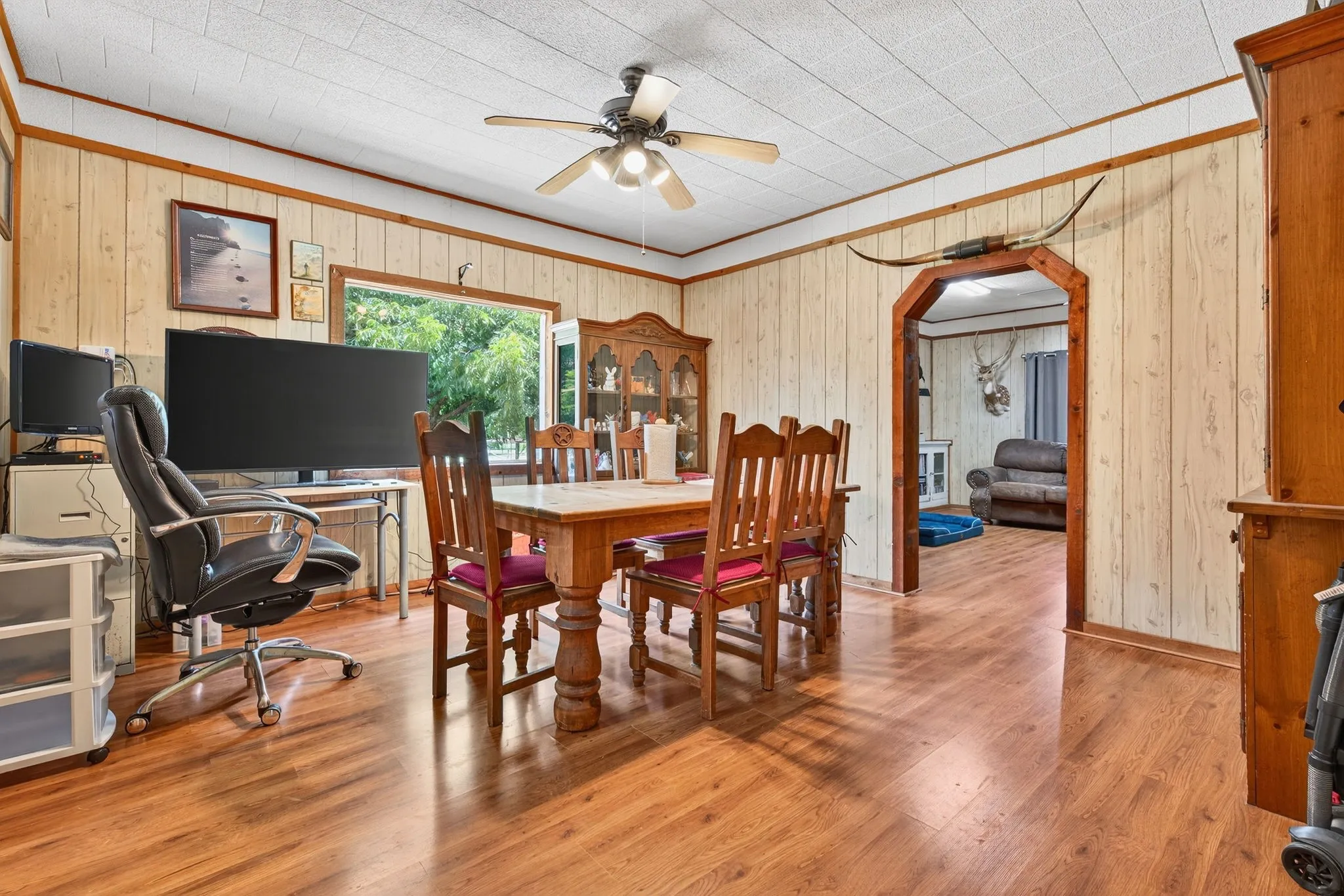 Farm For Sale in Jack County , 8 SW Poteet Road, Bryson, Texas 76427, 4 Bedrooms, 2 Bathrooms, Garage spaces, 1,869 Sqft, built in 1973, Preowned, Price $1,350,000, mls#20996157, Real Estate Agent in Bryson, Homes For Sale in Jack county, Homes For Sale in Bryson, Realtor in Bryson Texas, Real Estate Brokerage Independent Realty Texas, Luminita Cordes Realtor