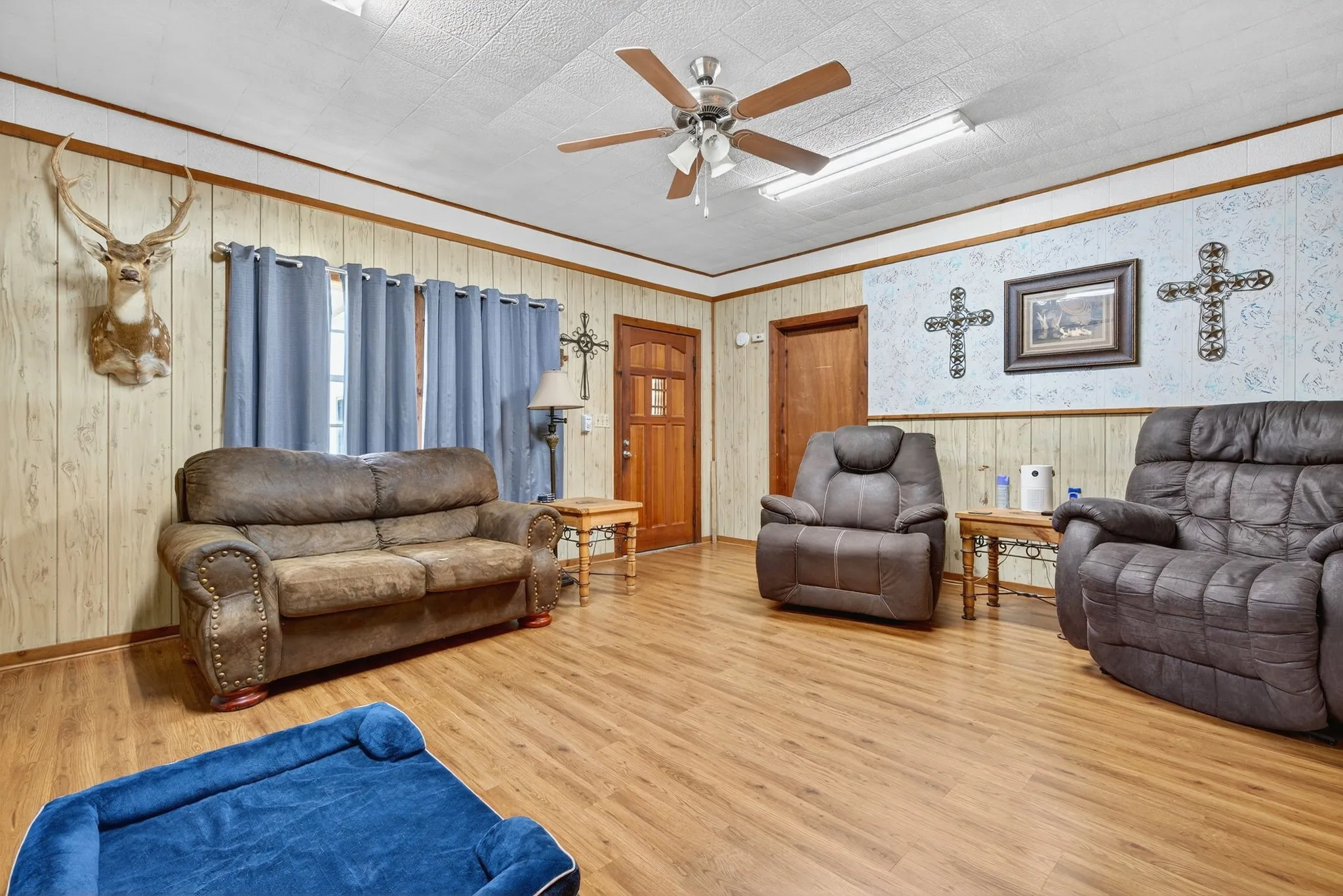 Farm For Sale in Jack County , 8 SW Poteet Road, Bryson, Texas 76427, 4 Bedrooms, 2 Bathrooms, Garage spaces, 1,869 Sqft, built in 1973, Preowned, Price $1,350,000, mls#20996157, Real Estate Agent in Bryson, Homes For Sale in Jack county, Homes For Sale in Bryson, Realtor in Bryson Texas, Real Estate Brokerage Independent Realty Texas, Luminita Cordes Realtor