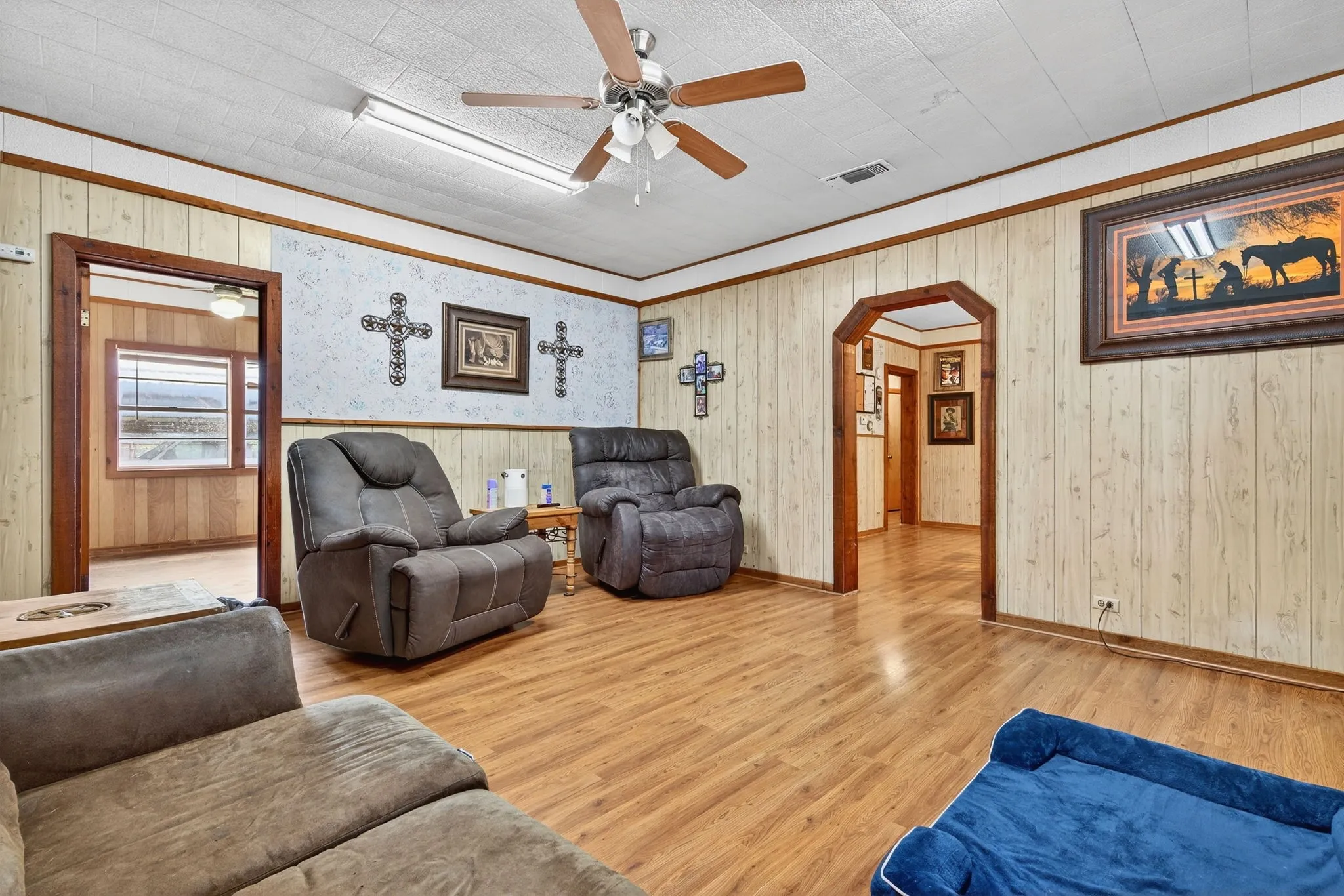 Farm For Sale in Jack County , 8 SW Poteet Road, Bryson, Texas 76427, 4 Bedrooms, 2 Bathrooms, Garage spaces, 1,869 Sqft, built in 1973, Preowned, Price $1,350,000, mls#20996157, Real Estate Agent in Bryson, Homes For Sale in Jack county, Homes For Sale in Bryson, Realtor in Bryson Texas, Real Estate Brokerage Independent Realty Texas, Luminita Cordes Realtor
