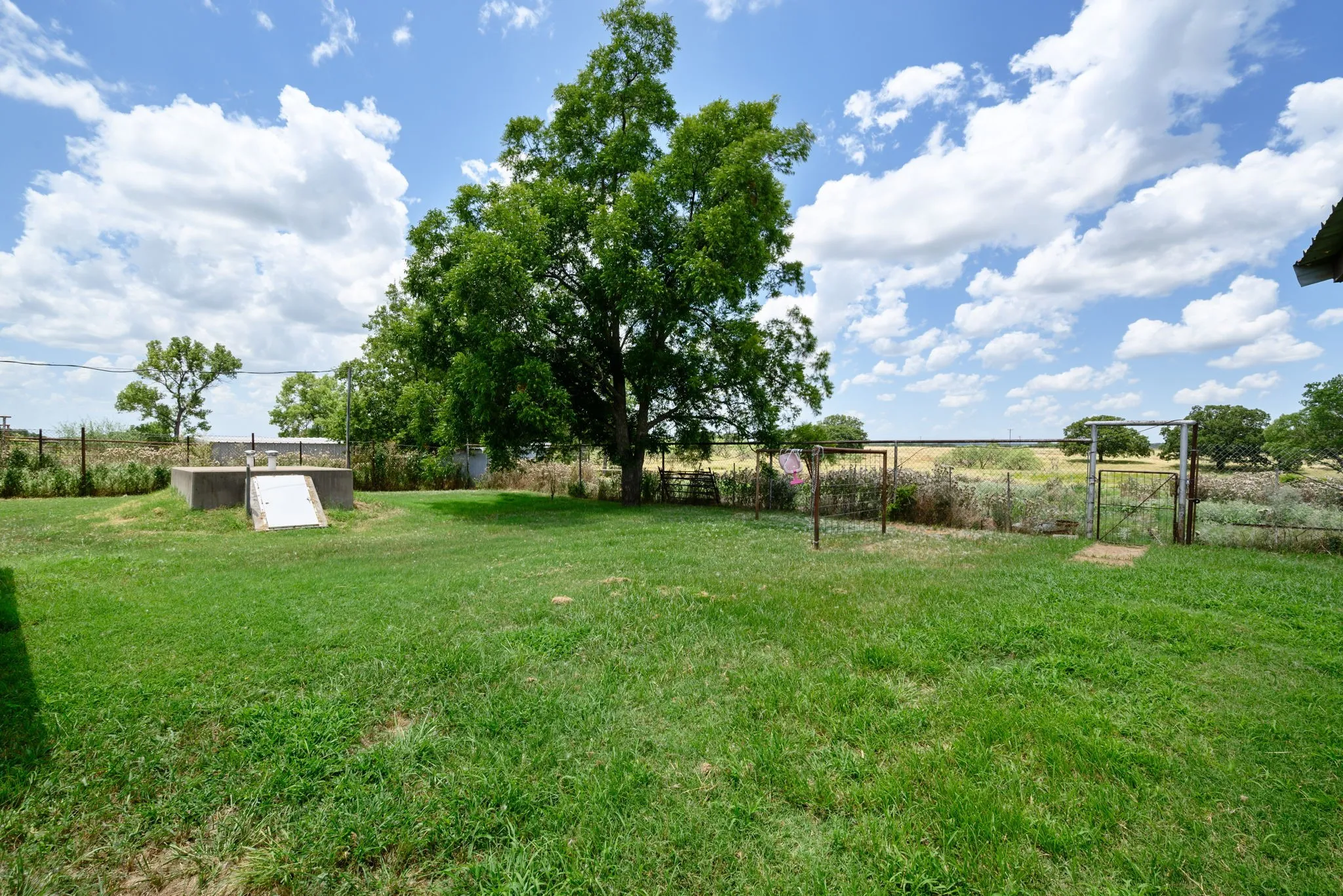 Farm For Sale in Jack County , 8 SW Poteet Road, Bryson, Texas 76427, 4 Bedrooms, 2 Bathrooms, Garage spaces, 1,869 Sqft, built in 1973, Preowned, Price $1,350,000, mls#20996157, Real Estate Agent in Bryson, Homes For Sale in Jack county, Homes For Sale in Bryson, Realtor in Bryson Texas, Real Estate Brokerage Independent Realty Texas, Luminita Cordes Realtor