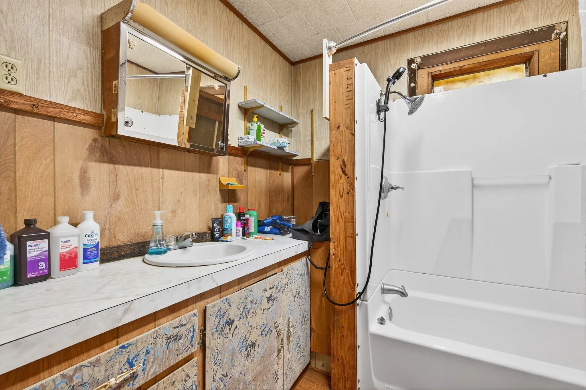 Farm For Sale in Jack County , 8 SW Poteet Road, Bryson, Texas 76427, 4 Bedrooms, 2 Bathrooms, Garage spaces, 1,869 Sqft, built in 1973, Preowned, Price $1,350,000, mls#20996157, Real Estate Agent in Bryson, Homes For Sale in Jack county, Homes For Sale in Bryson, Realtor in Bryson Texas, Real Estate Brokerage Independent Realty Texas, Luminita Cordes Realtor