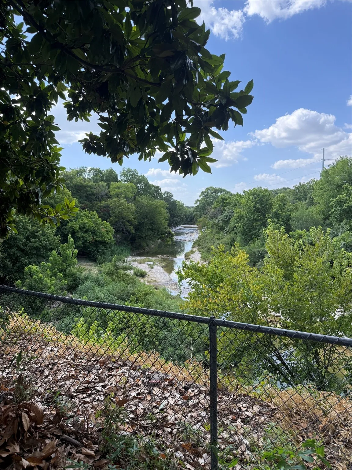 Single Family Residence For Sale in Dallas County , 429 Ten Mile Drive, De Soto, Texas 75115, 3 Bedroom, 2 Bathroom, 2 Garage spaces, 1,564 Sqft, built in 1967, Preowned, mls#20999757, Real Estate Agent in De Soto, Homes For Sale in Dallas county, Homes For Sale in De Soto, Realtor in De Soto Texas, Real Estate Brokerage Independent Realty Texas, Luminita Cordes Realtor