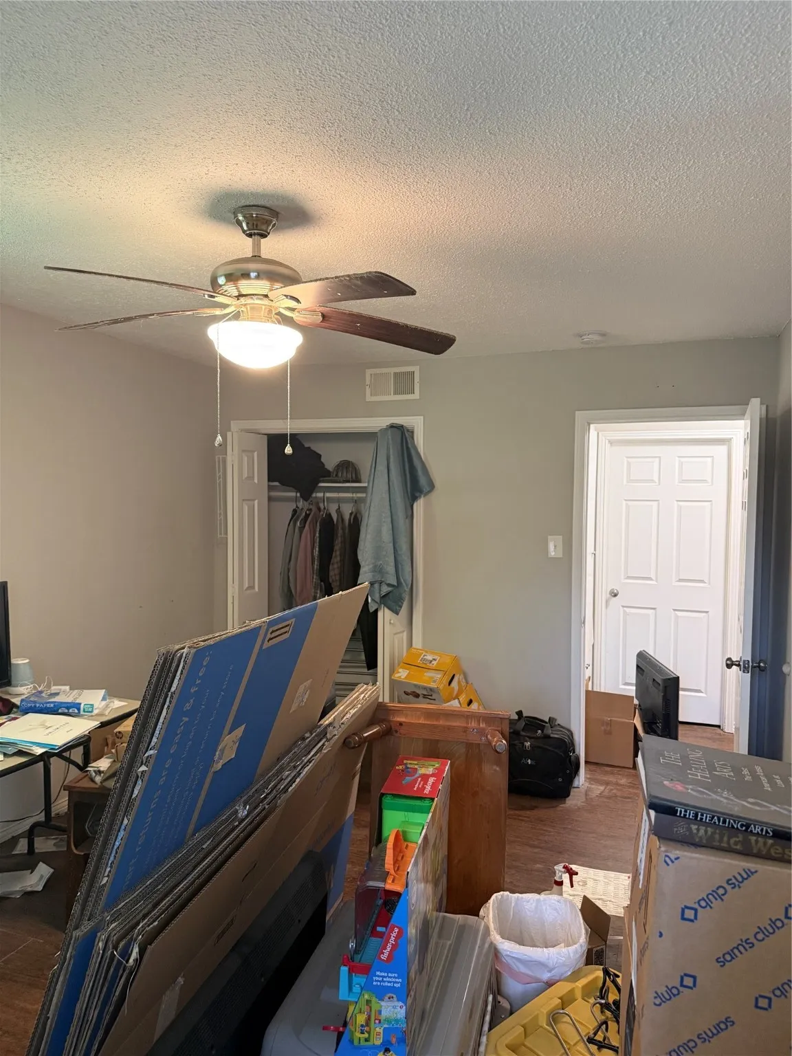 Single Family Residence For Sale in Dallas County , 429 Ten Mile Drive, De Soto, Texas 75115, 3 Bedroom, 2 Bathroom, 2 Garage spaces, 1,564 Sqft, built in 1967, Preowned, mls#20999757, Real Estate Agent in De Soto, Homes For Sale in Dallas county, Homes For Sale in De Soto, Realtor in De Soto Texas, Real Estate Brokerage Independent Realty Texas, Luminita Cordes Realtor