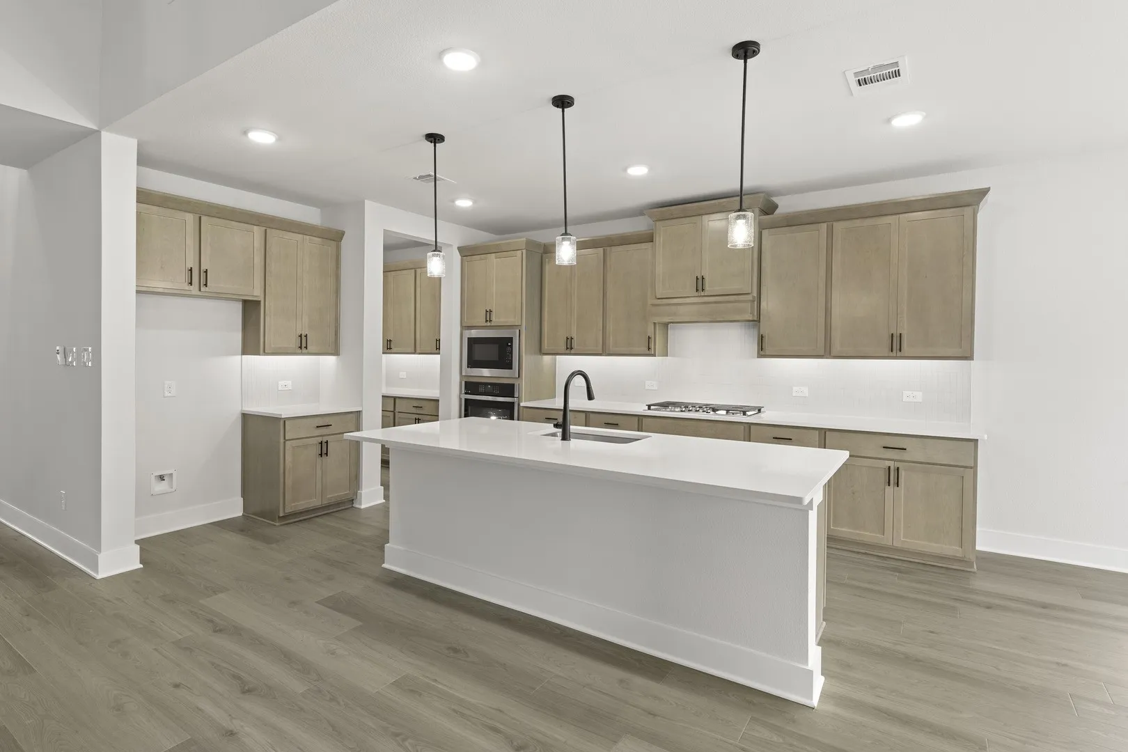 12. 7224 Camilla - Kitchen (2)