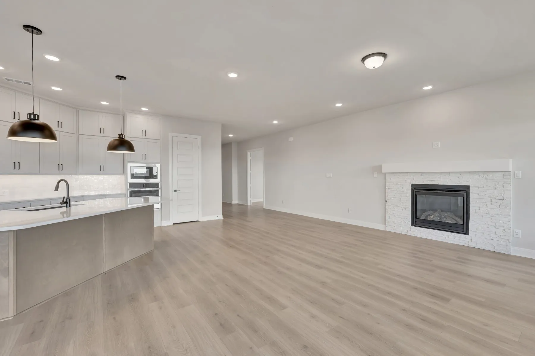 Single Family Residence For Sale in Ellis County , 741 Shinnery Oak Way, Waxahachie, Texas 75165, 3 Bedroom, 3 Bathroom, 3 Garage spaces, 2,864 Sqft, built in 2025, New Construction - Incomplete, mls#21004237, Real Estate Agent in Waxahachie, Homes For Sale in Ellis county, Homes For Sale in Waxahachie, Realtor in Waxahachie Texas, Real Estate Brokerage Independent Realty Texas, Luminita Cordes Realtor