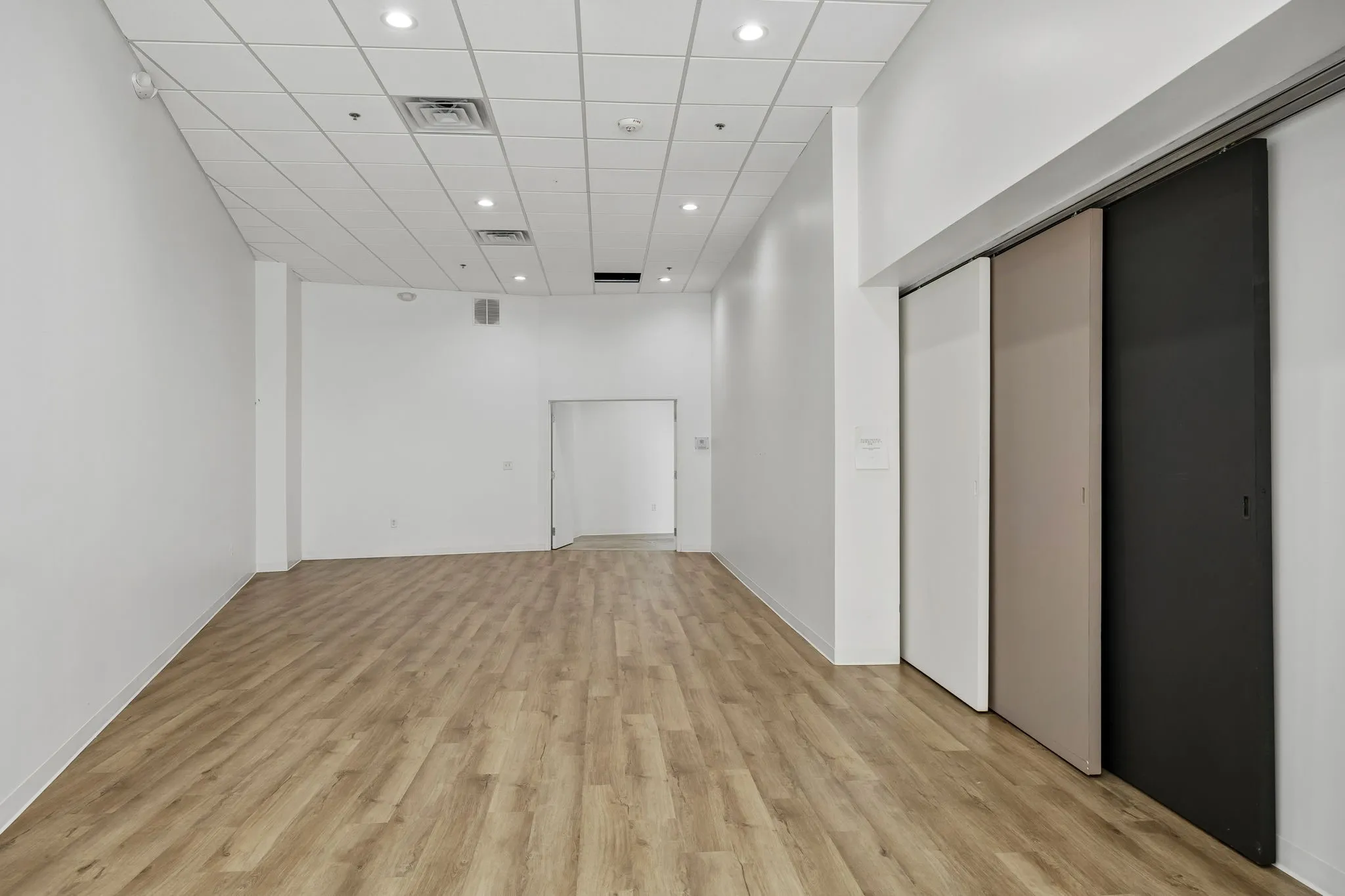 Retail For Rent in Denton County , 400 S Oak 160, Roanoke, Texas 76262, 0, 0, Garage spaces, 0 Sqft, built in 2019, Preowned, Price $31, mls#20994328, Real Estate Agent in Roanoke, Homes For Rent in Denton county, Homes For Rent in Roanoke, Realtor in Roanoke Texas, Real Estate Brokerage Independent Realty Texas, Luminita Cordes Realtor